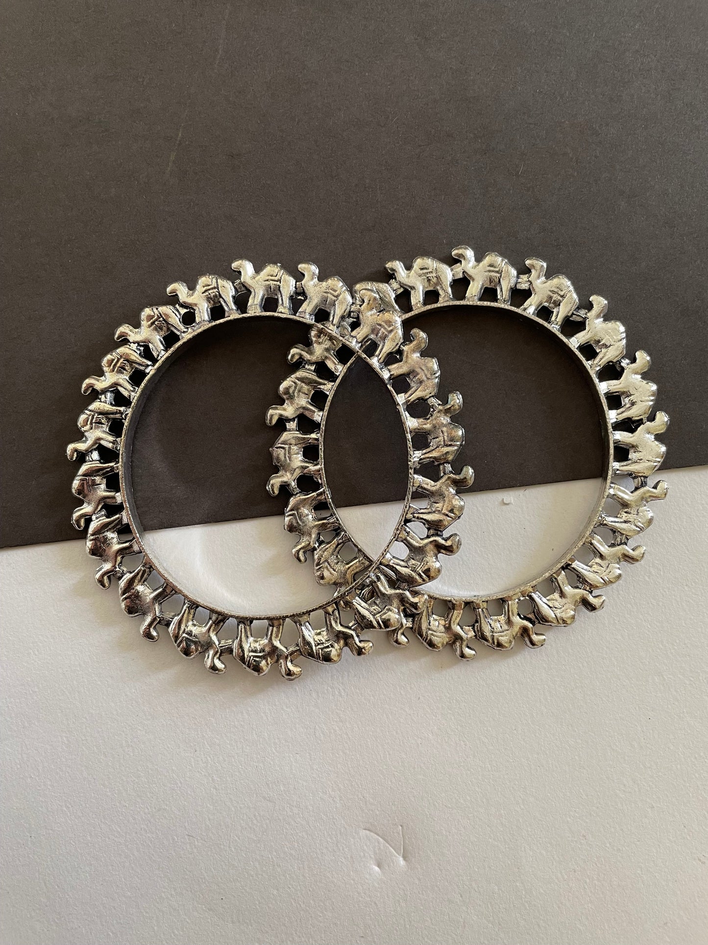 Shop oxidised bangle at Jewellery Lovers. Anti-tarnish, trendy & perfect for daily or festive wear. Free shipping available. jewellerylovers