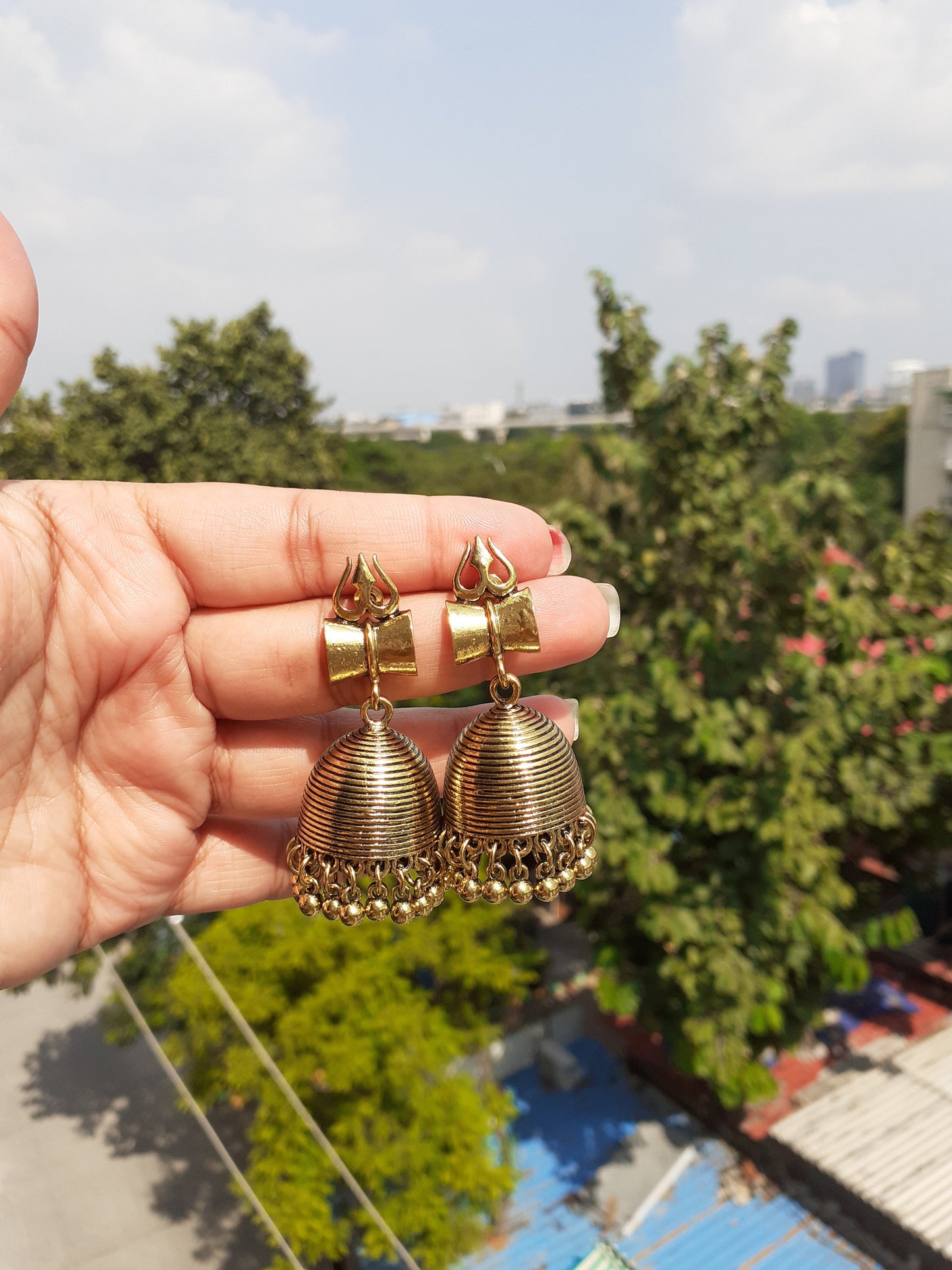 Shop trishul golden jhumka at Jewellery Lovers. Anti-tarnish, trendy & perfect for daily or festive wear. Free shipping available. jewellerylovers