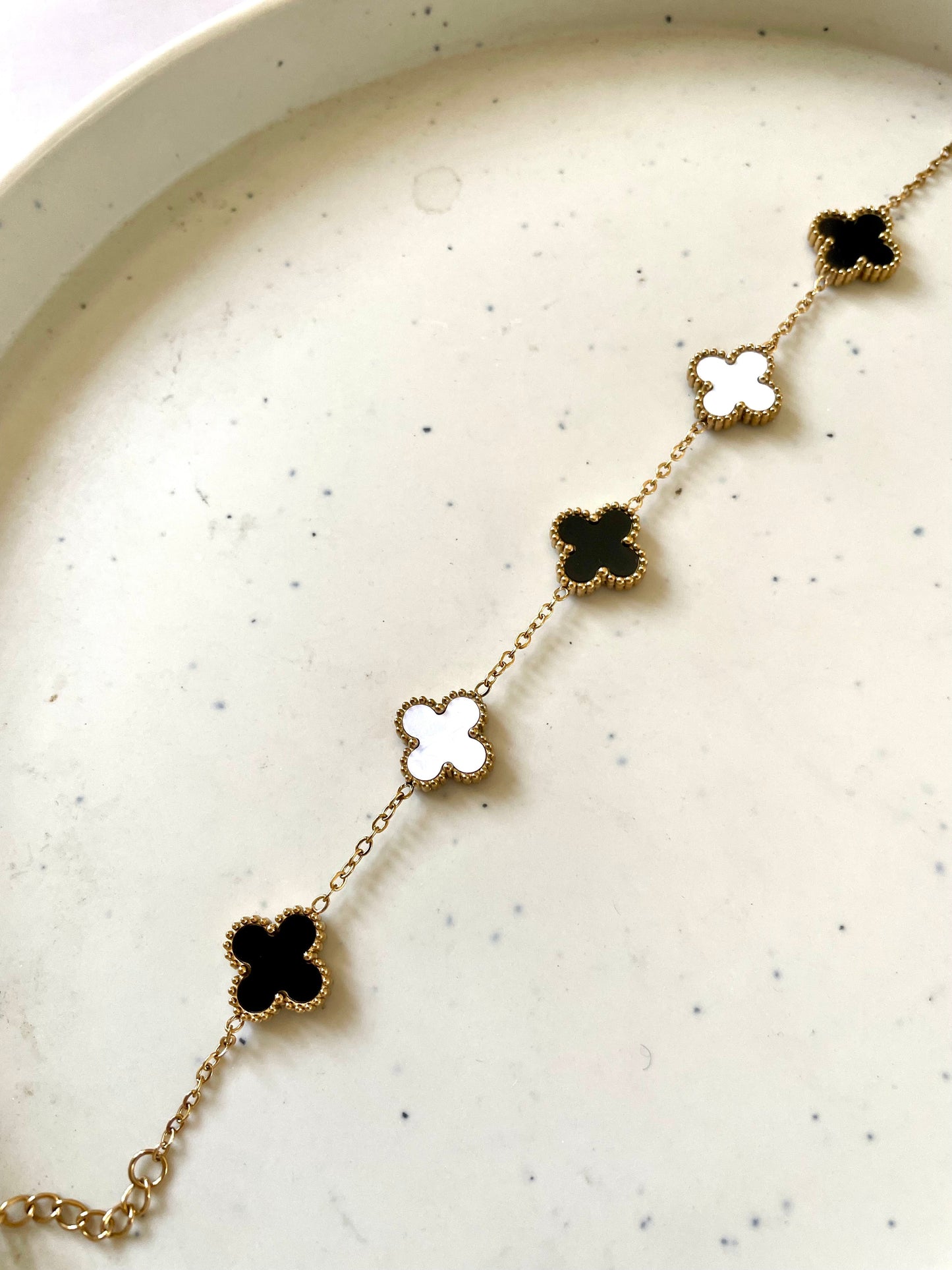 Shop magical vancleef bracelet at Jewellery Lovers. Anti-tarnish, trendy & perfect for daily or festive wear. Free shipping available. jewellerylovers