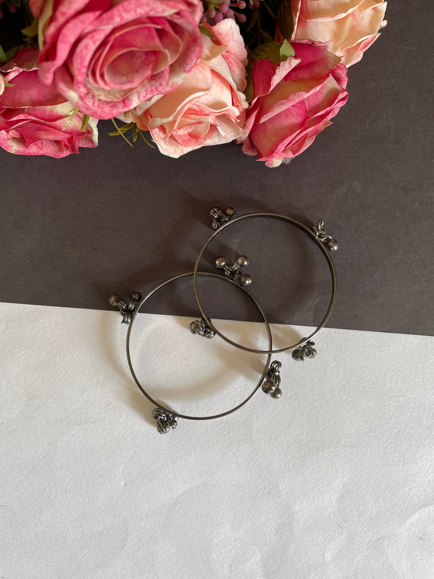 Shop ghungru bangles at Jewellery Lovers. Anti-tarnish, trendy & perfect for daily or festive wear. Free shipping available. jewellerylovers