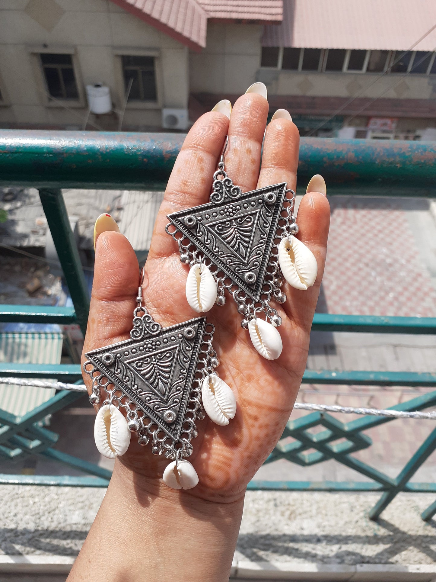 Shop shell earrings at Jewellery Lovers. Anti-tarnish, trendy & perfect for daily or festive wear. Free shipping available. jewellerylovers