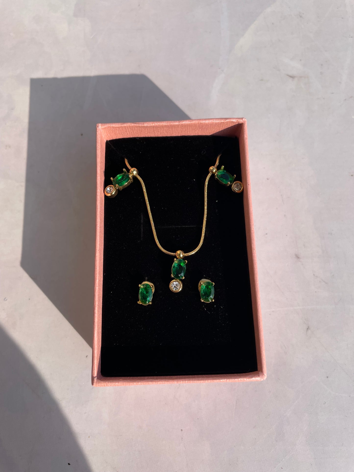 Emerald green stone premium necklace with earrings set