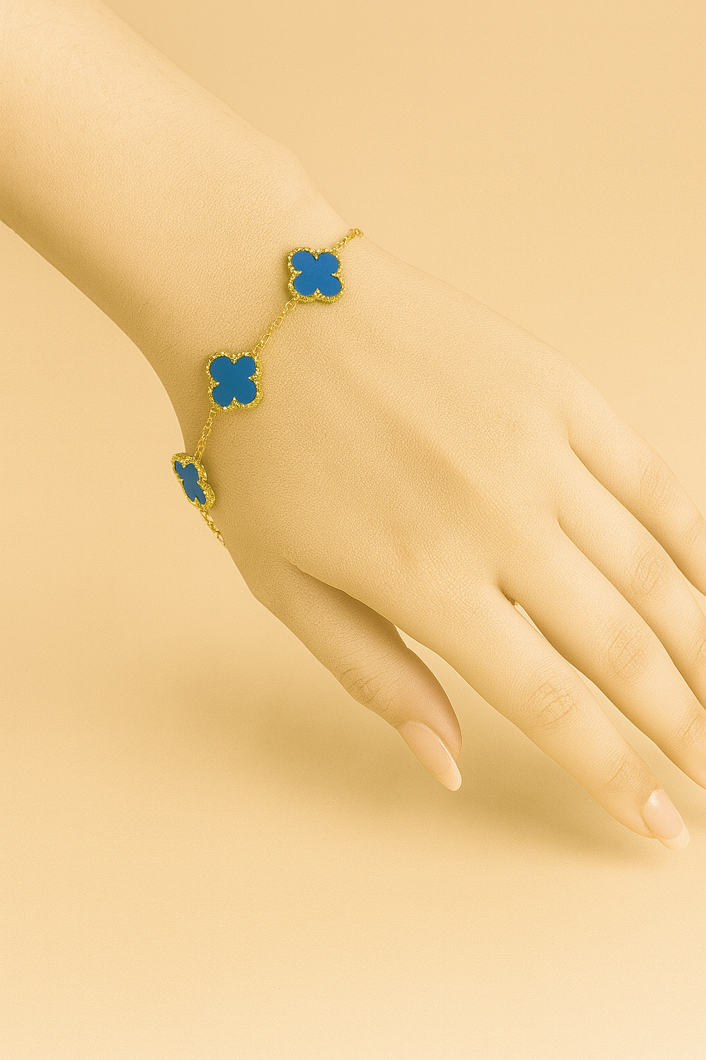 Shop van cleave bracelet - 10 colors - elegant daily wear jewelry at Jewellery Lovers. Anti-tarnish, trendy & perfect for daily or festive wear. Free shipping a jewellerylovers
