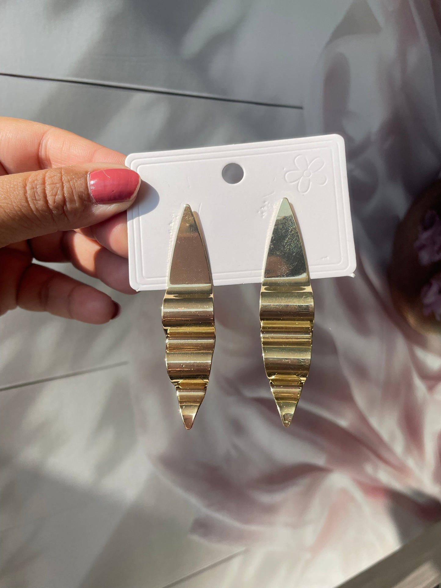 Shop golden earrings at Jewellery Lovers. Anti-tarnish, trendy & perfect for daily or festive wear. Free shipping available. jewellerylovers