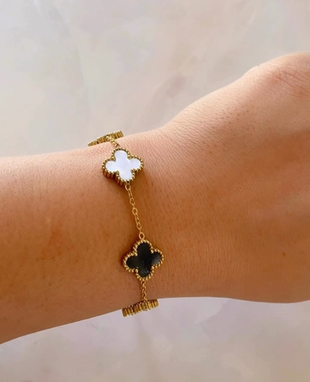 Shop magical vancleef bracelet at Jewellery Lovers. Anti-tarnish, trendy & perfect for daily or festive wear. Free shipping available. jewellerylovers
