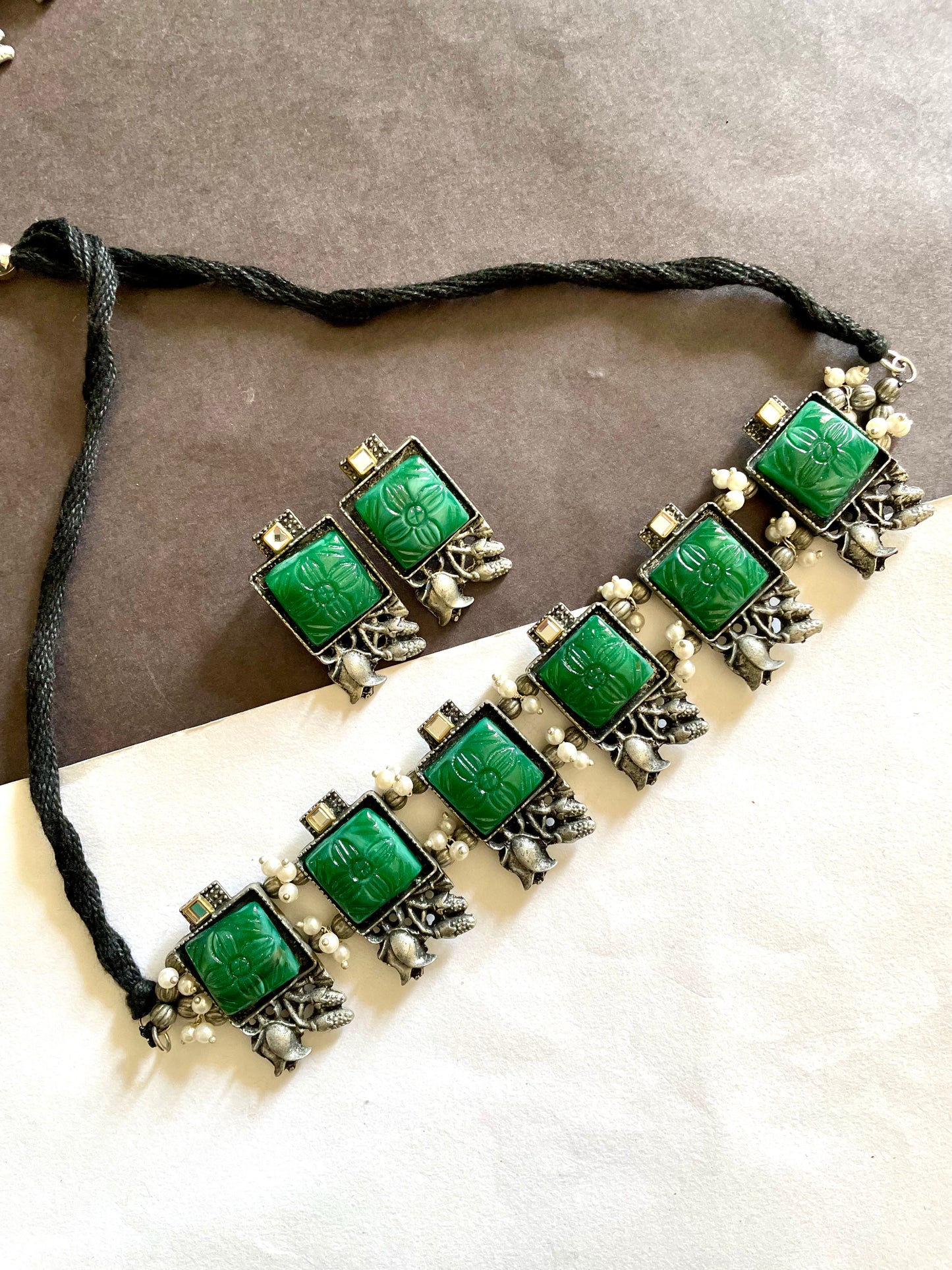 Button beaded choker set with earrings