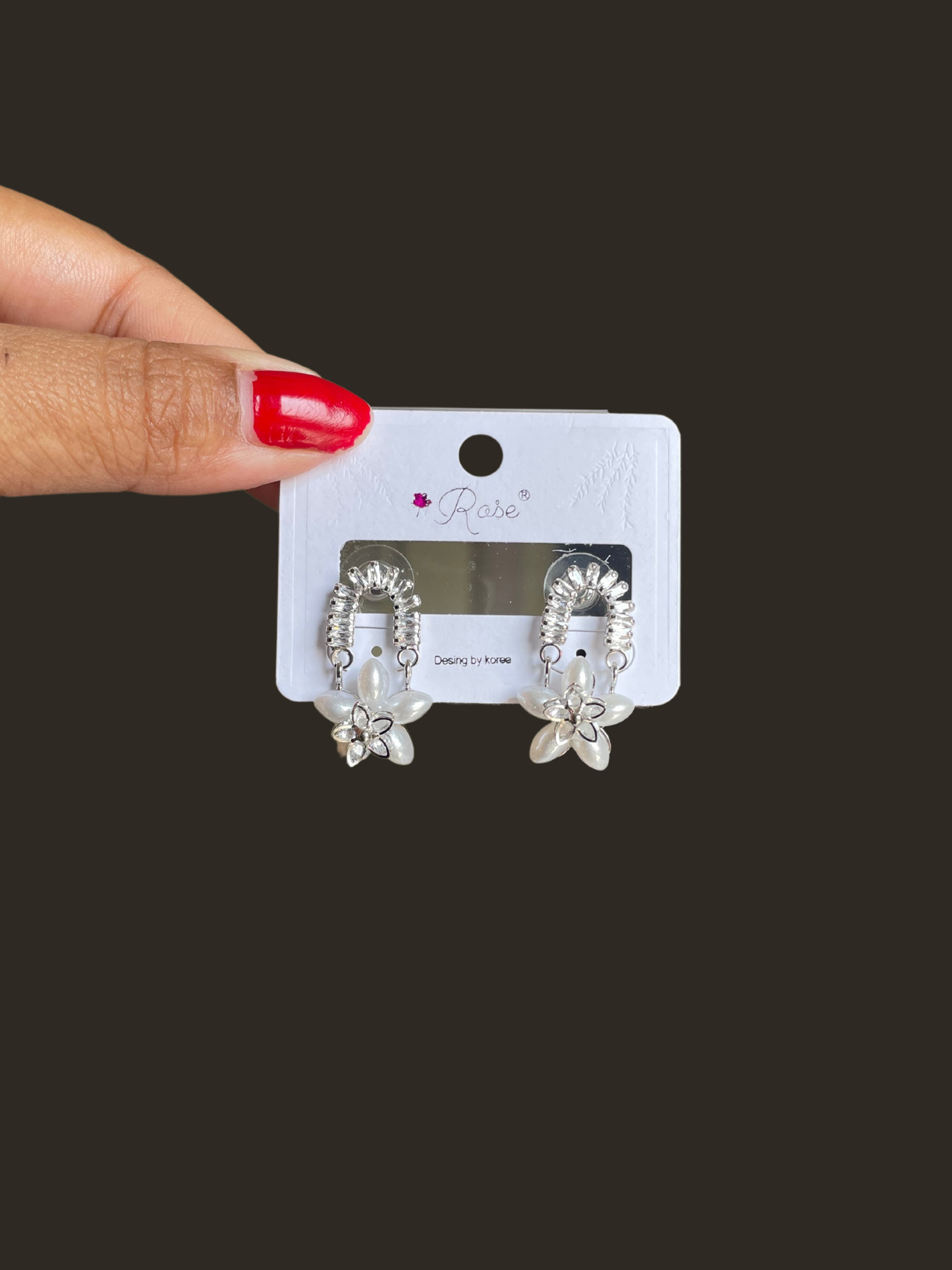 Shop flower earrings at Jewellery Lovers. Anti-tarnish, trendy & perfect for daily or festive wear. Free shipping available. jewellerylovers