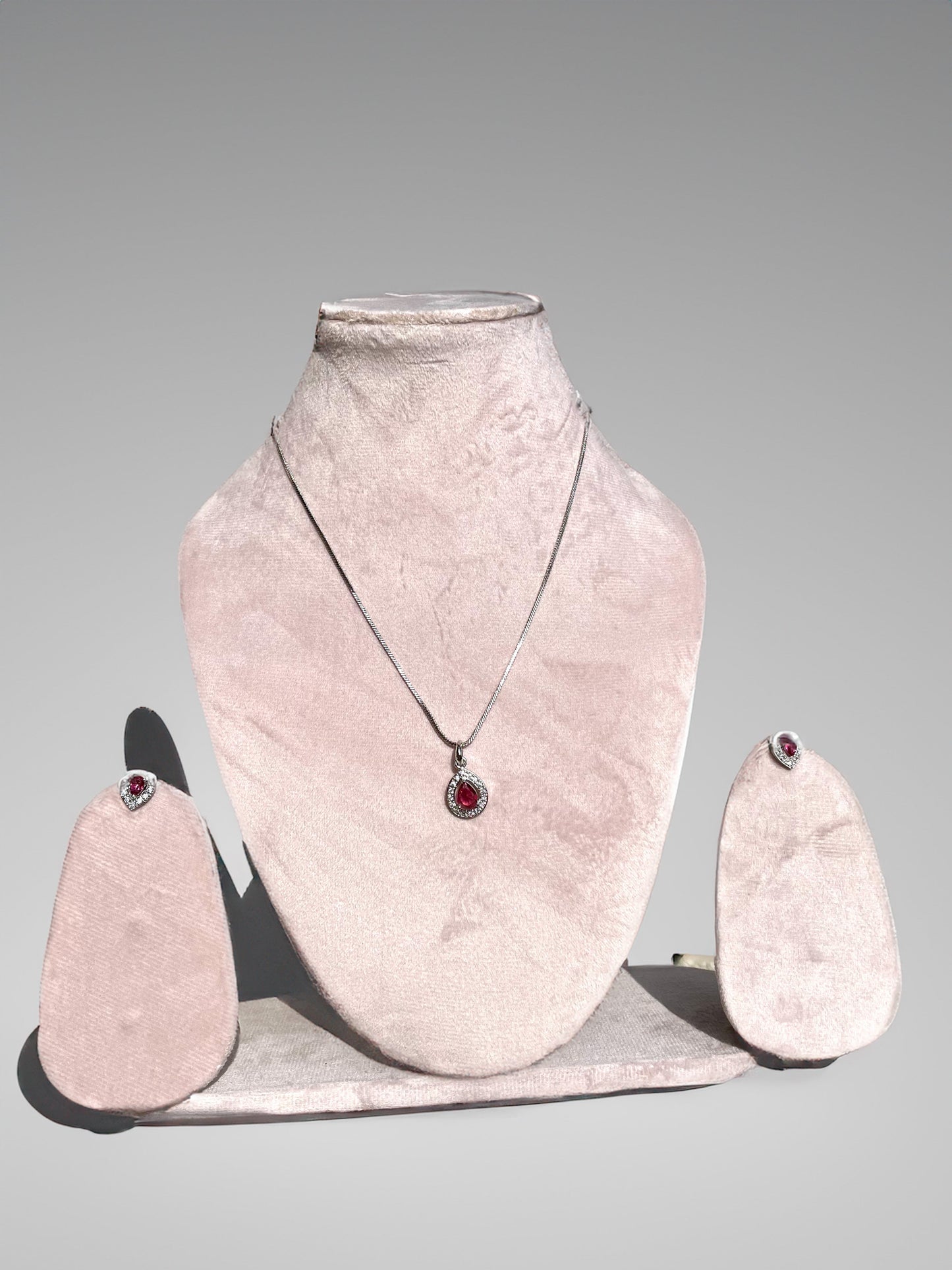 Shop necklace set with earrings at Jewellery Lovers. Anti-tarnish, trendy & perfect for daily or festive wear. Free shipping available. jewellerylovers