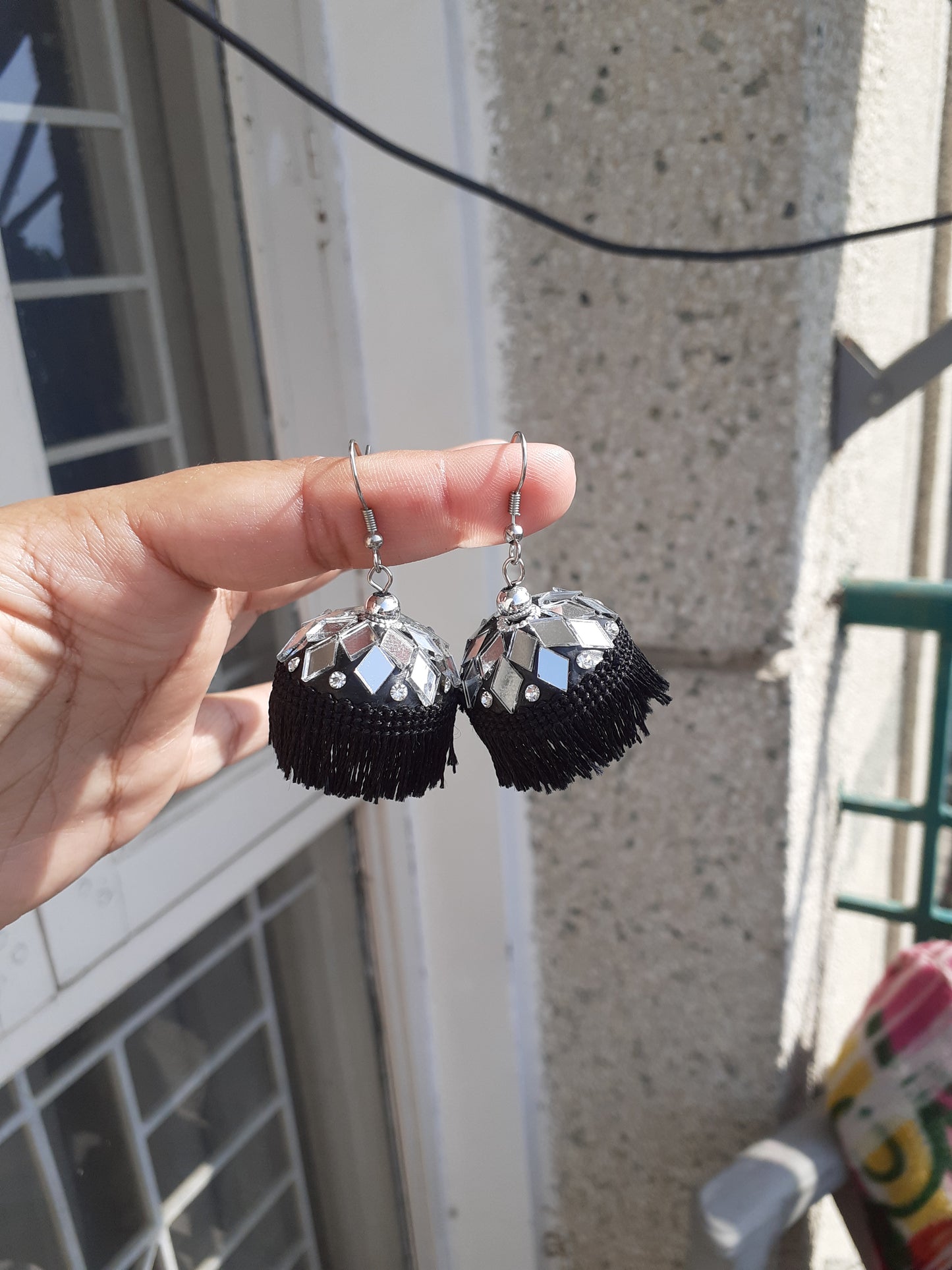 Black jhumki