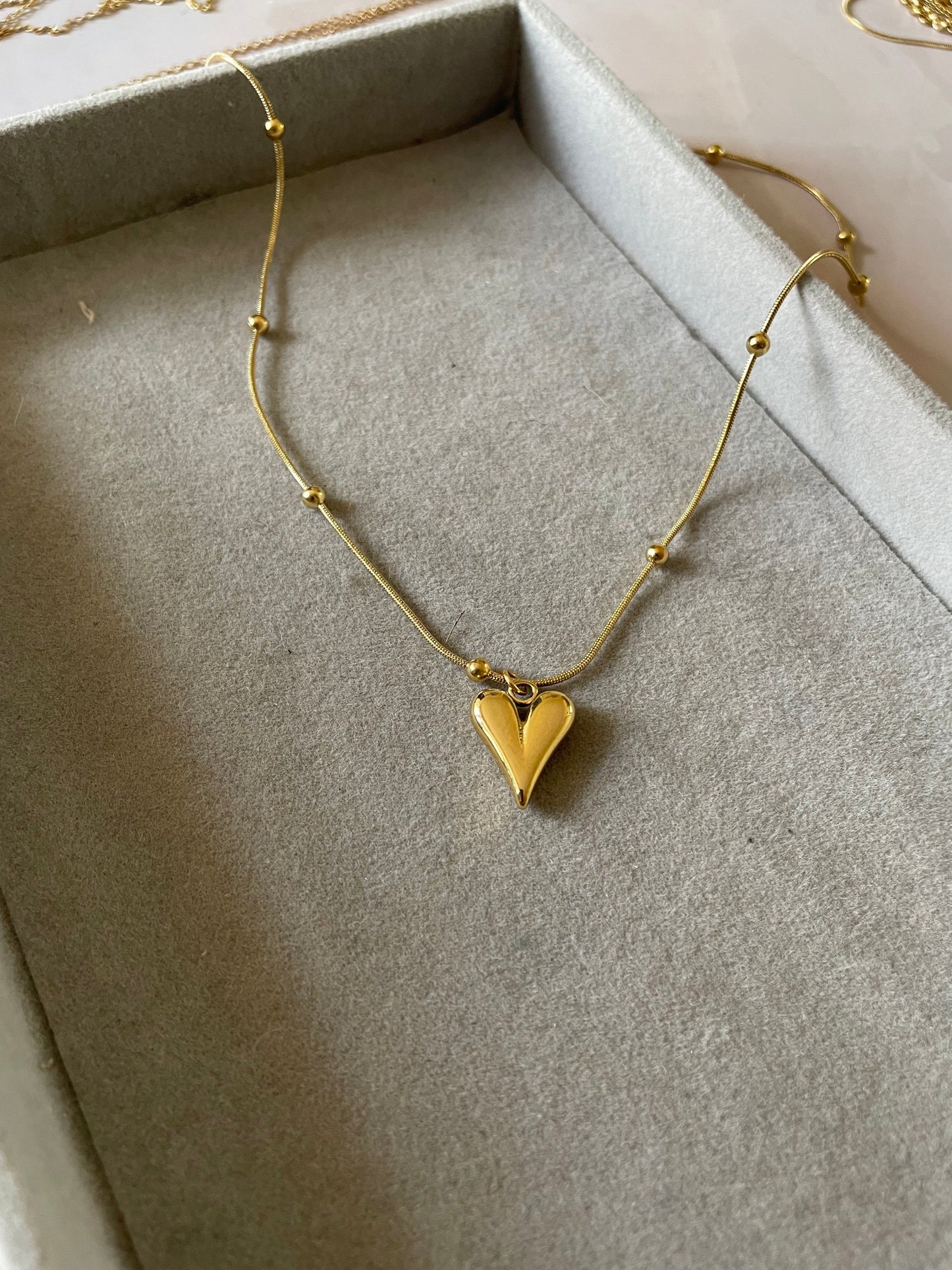 Shop gold heart necklace at Jewellery Lovers. Anti-tarnish, trendy & perfect for daily or festive wear. Free shipping available. jewellerylovers