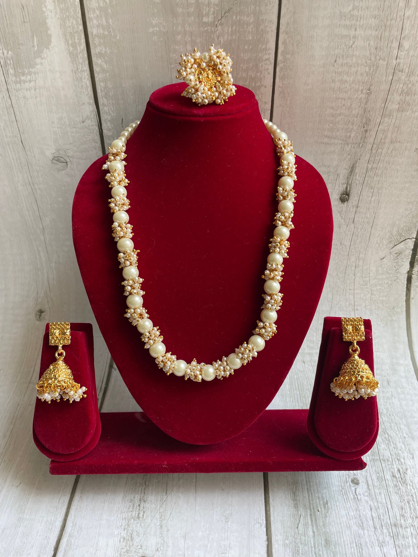 Shop kundan complete set at Jewellery Lovers. Anti-tarnish, trendy & perfect for daily or festive wear. Free shipping available. jewellerylovers