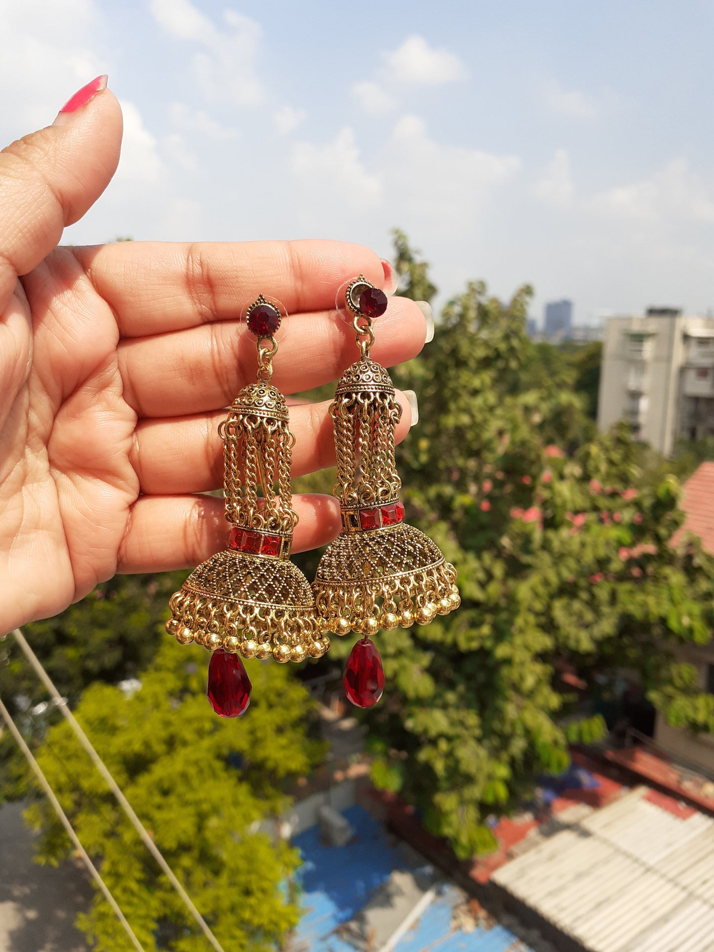 Shop red matki earrings at Jewellery Lovers. Anti-tarnish, trendy & perfect for daily or festive wear. Free shipping available. jewellerylovers