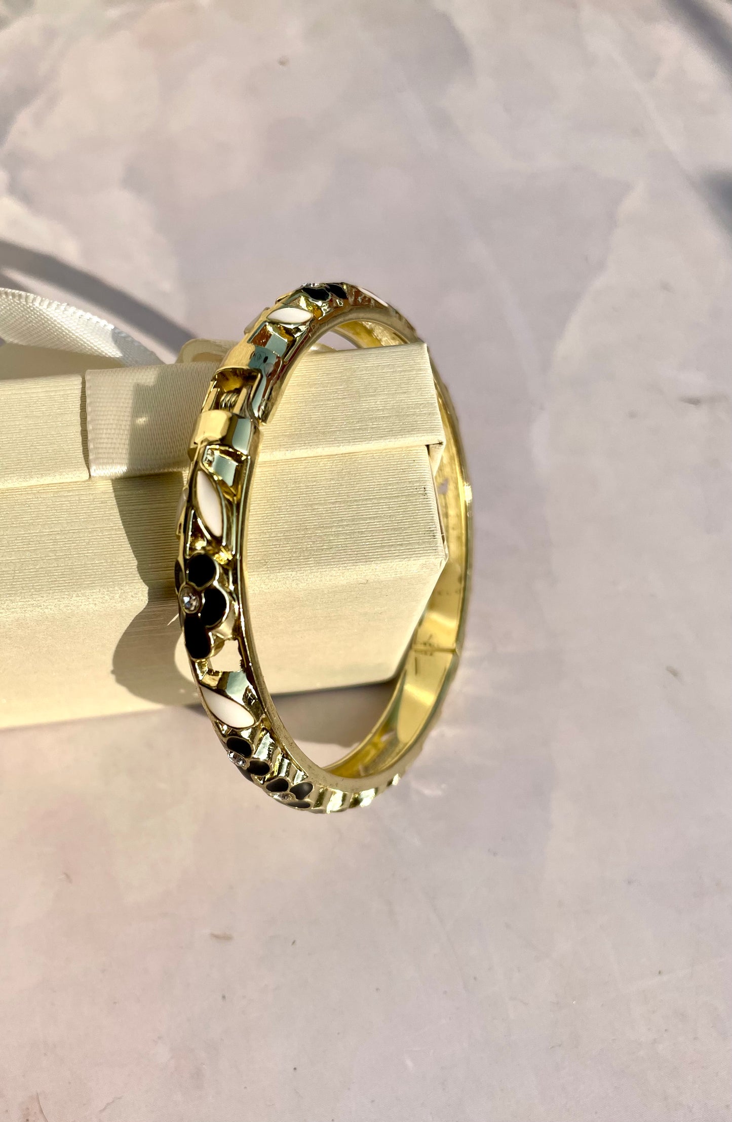 Black and white enamel bangle