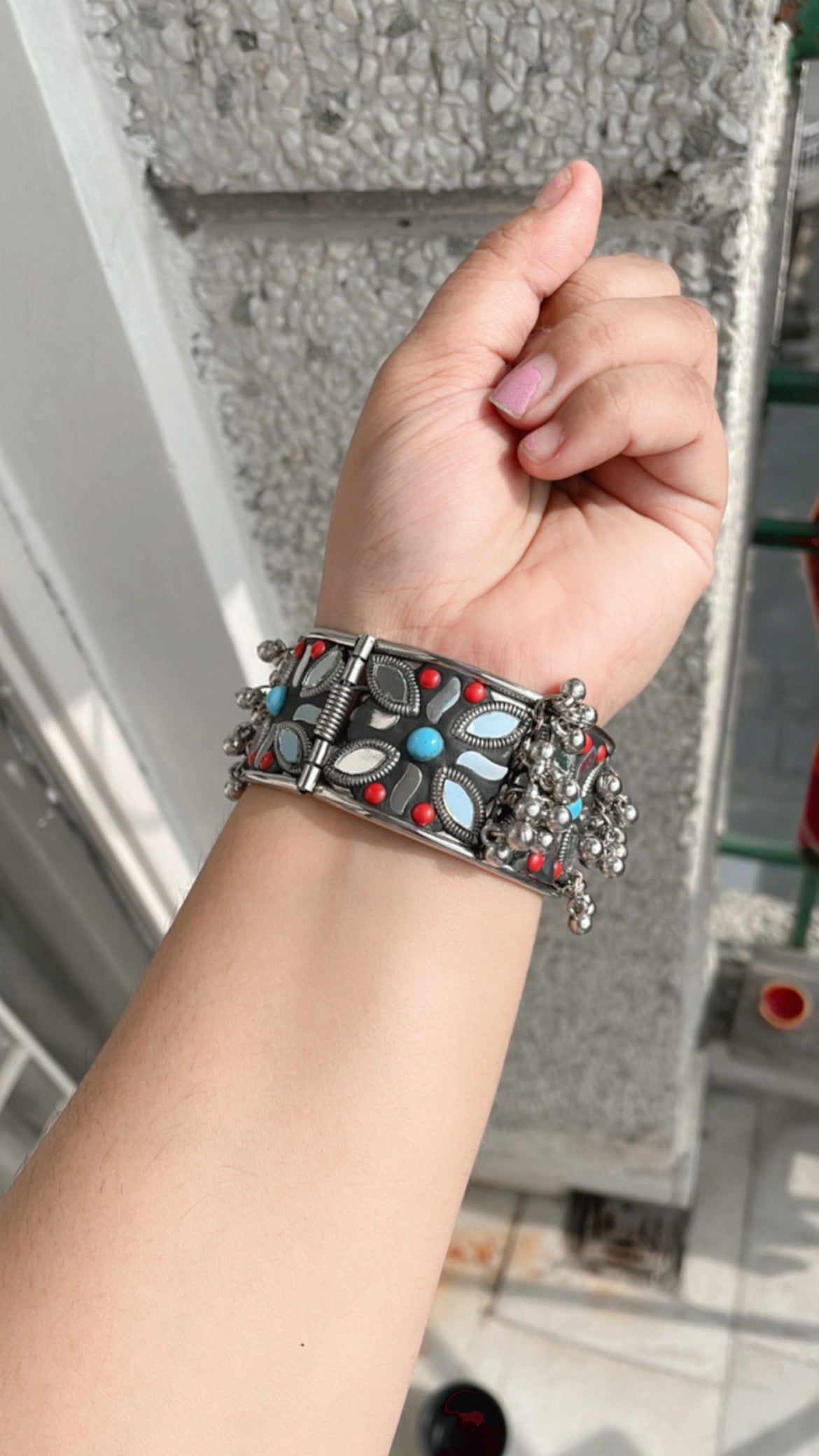 Shop multicolour stone bangle at Jewellery Lovers. Anti-tarnish, trendy & perfect for daily or festive wear. Free shipping available. jewellerylovers