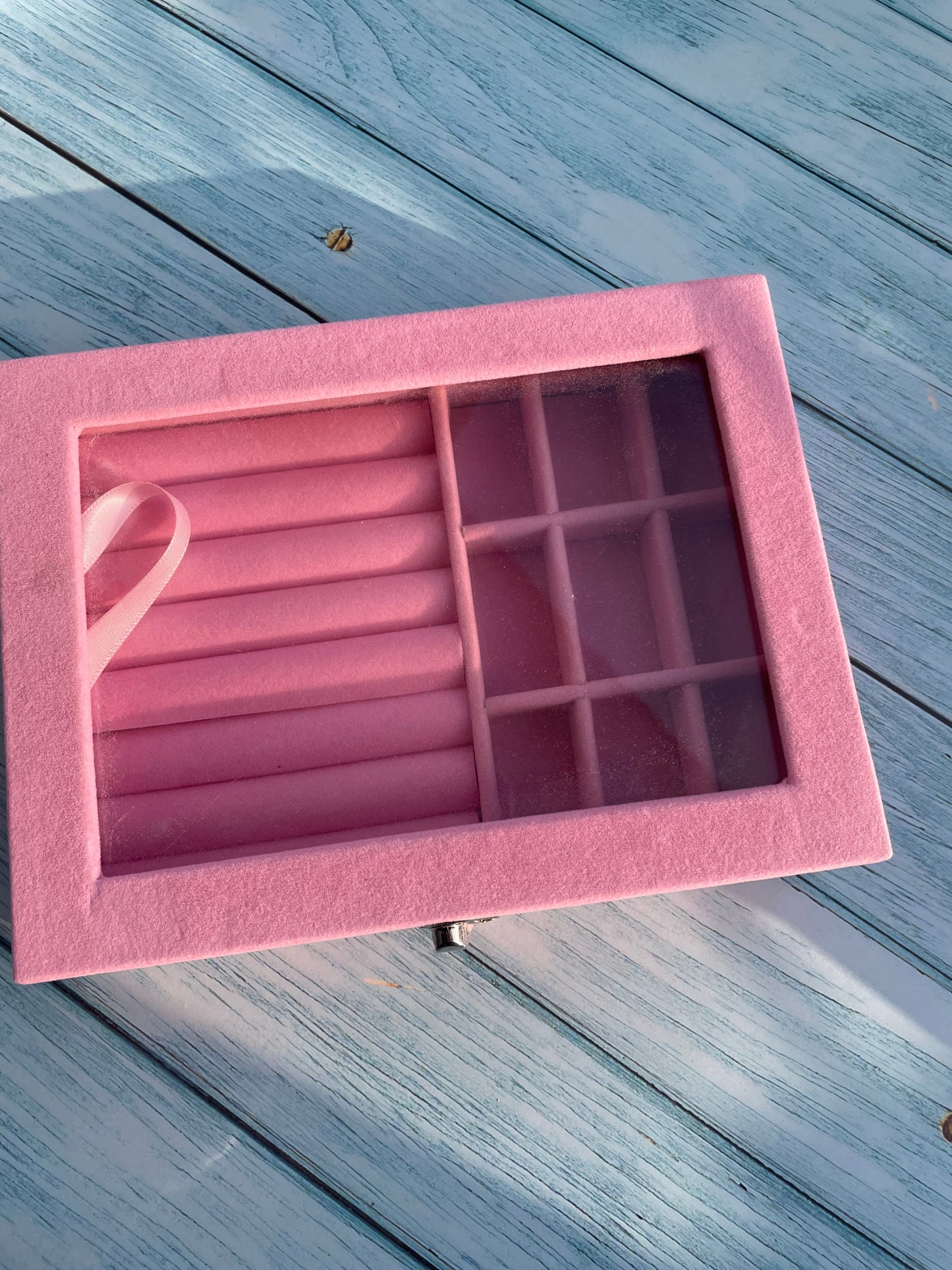 Shop storage box at Jewellery Lovers. Anti-tarnish, trendy & perfect for daily or festive wear. Free shipping available. jewellerylovers