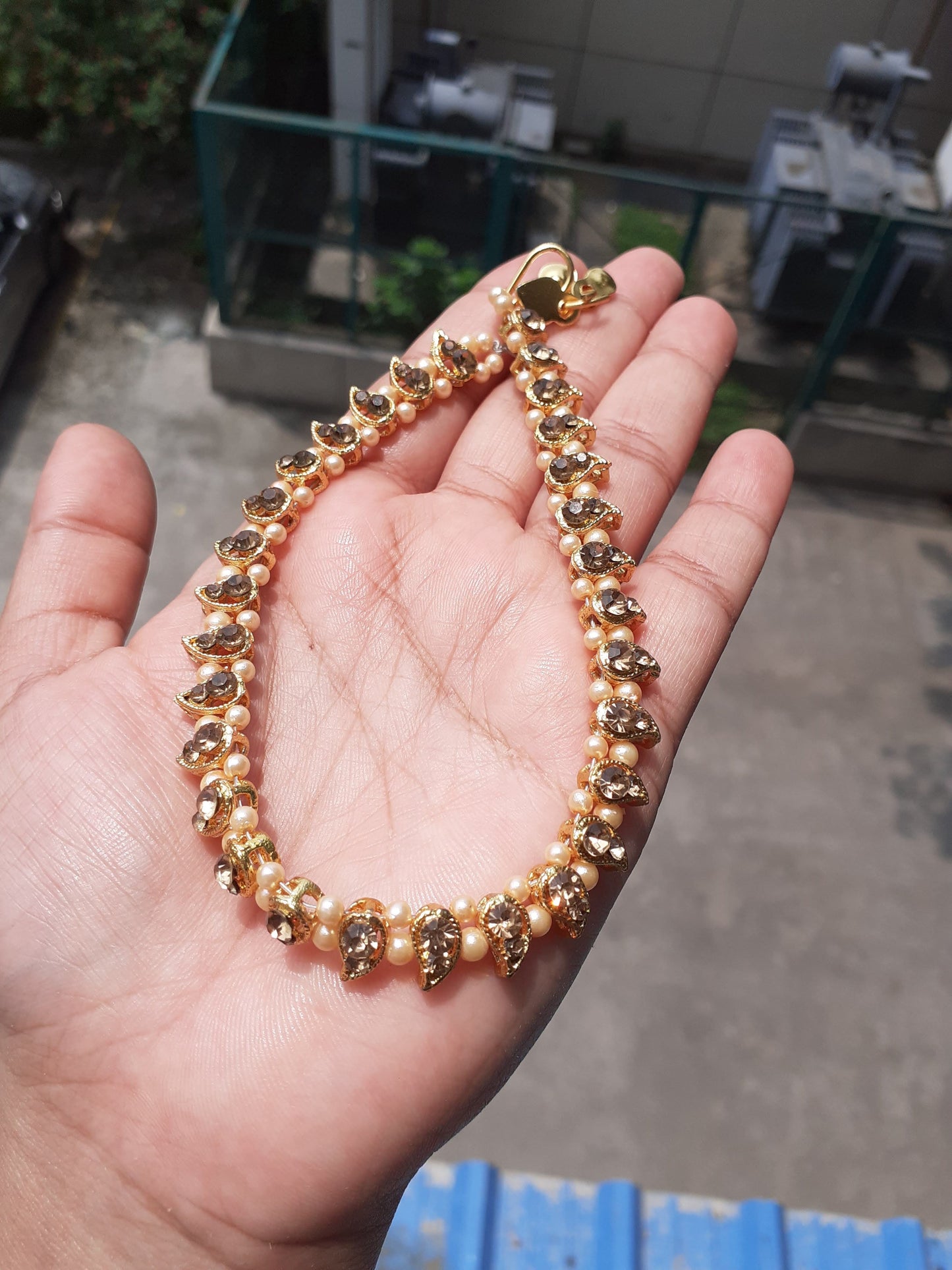 Shop golden payal at Jewellery Lovers. Anti-tarnish, trendy & perfect for daily or festive wear. Free shipping available. jewellerylovers