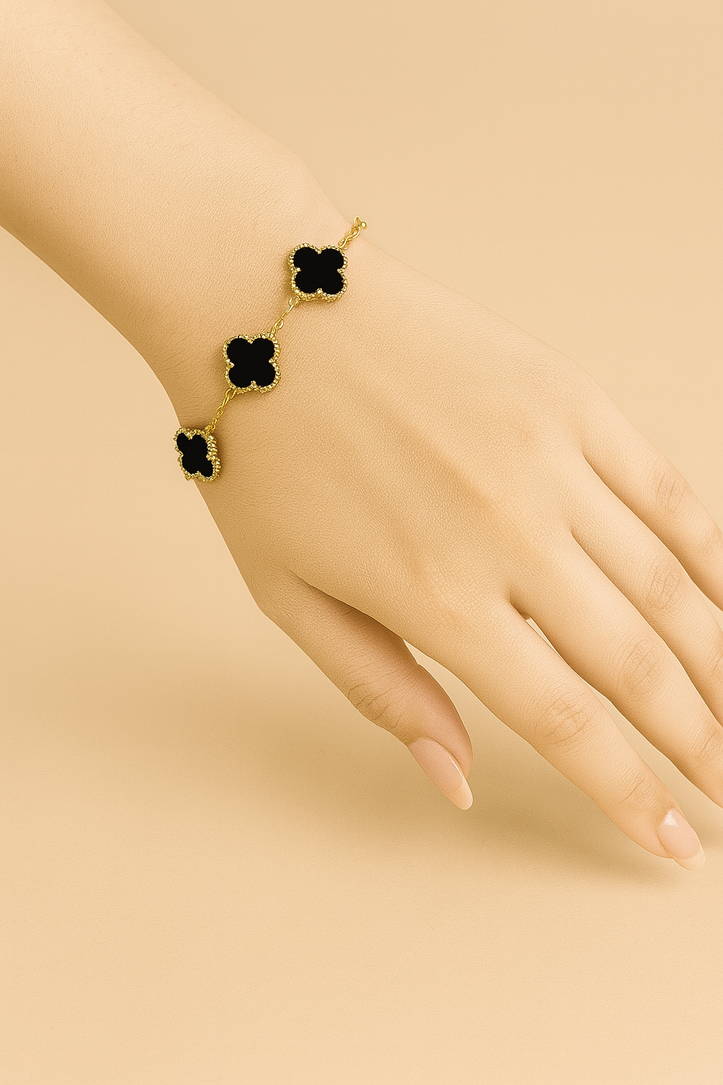 Shop van cleave bracelet - 10 colors - elegant daily wear jewelry at Jewellery Lovers. Anti-tarnish, trendy & perfect for daily or festive wear. Free shipping a jewellerylovers