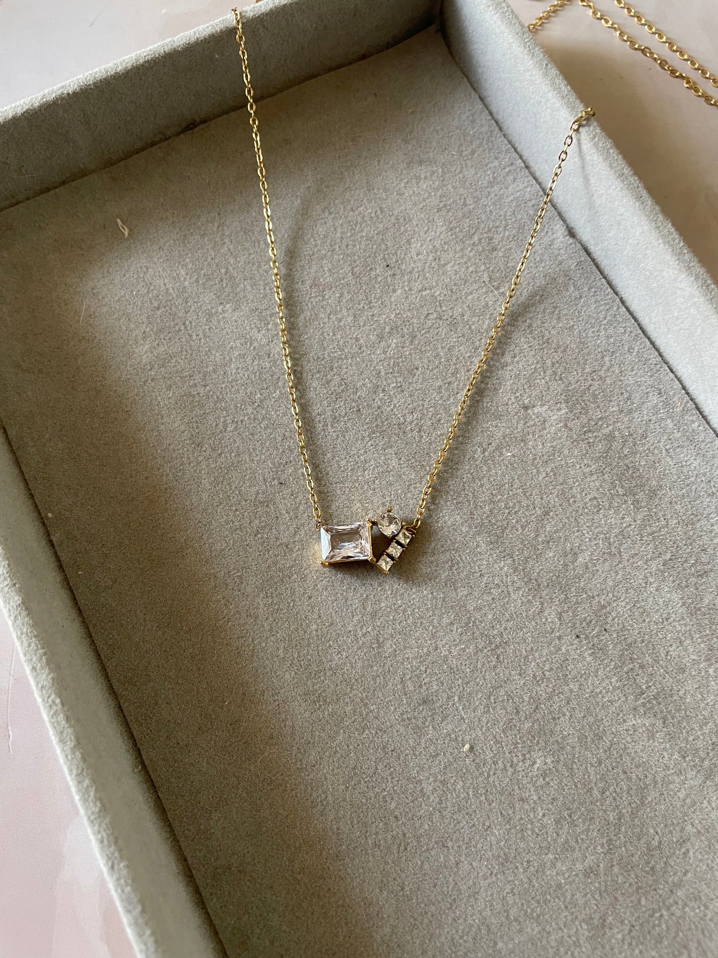 Crystal stone pendent