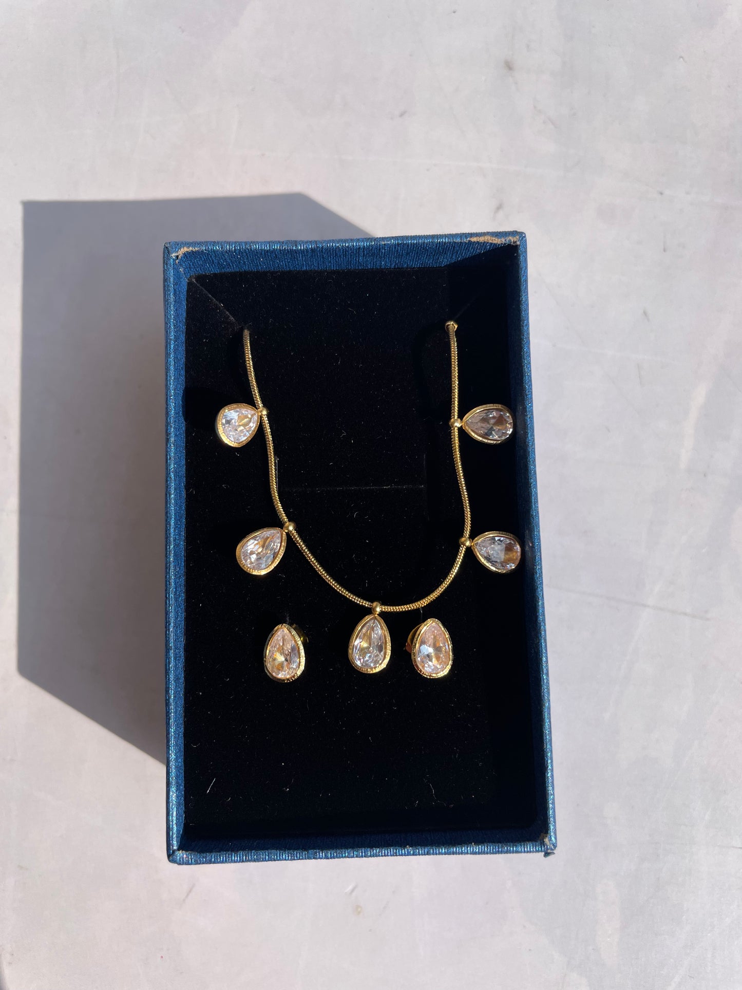 Crystal dew drop premium necklace set with earrings
