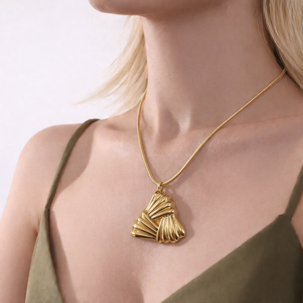 Statement necklace
