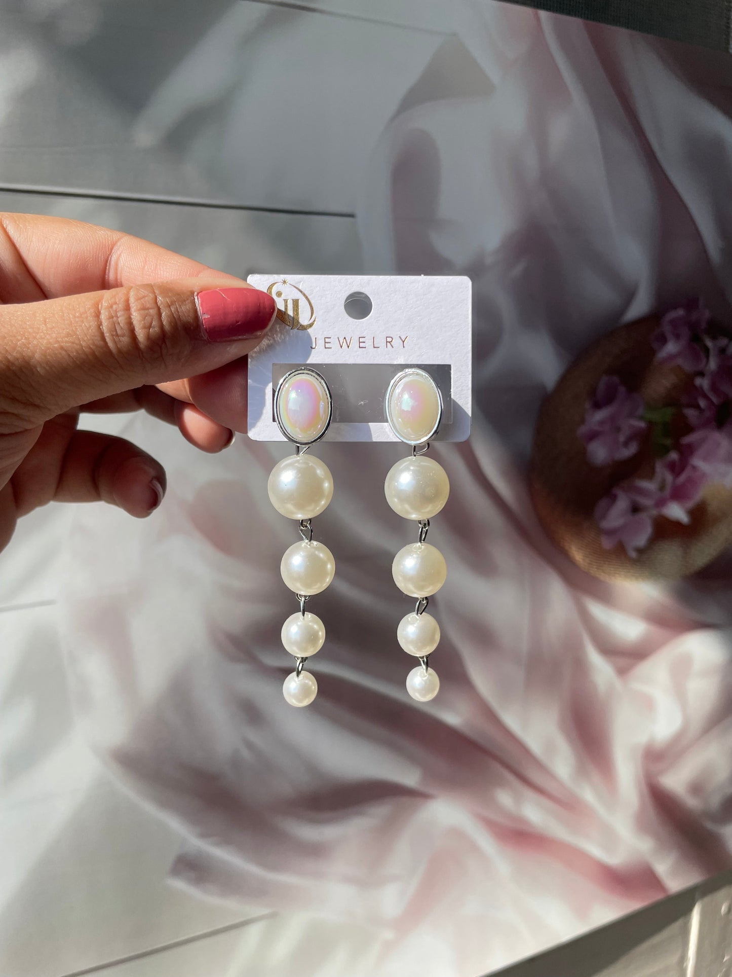 Shop pearl earrings at Jewellery Lovers. Anti-tarnish, trendy & perfect for daily or festive wear. Free shipping available. jewellerylovers