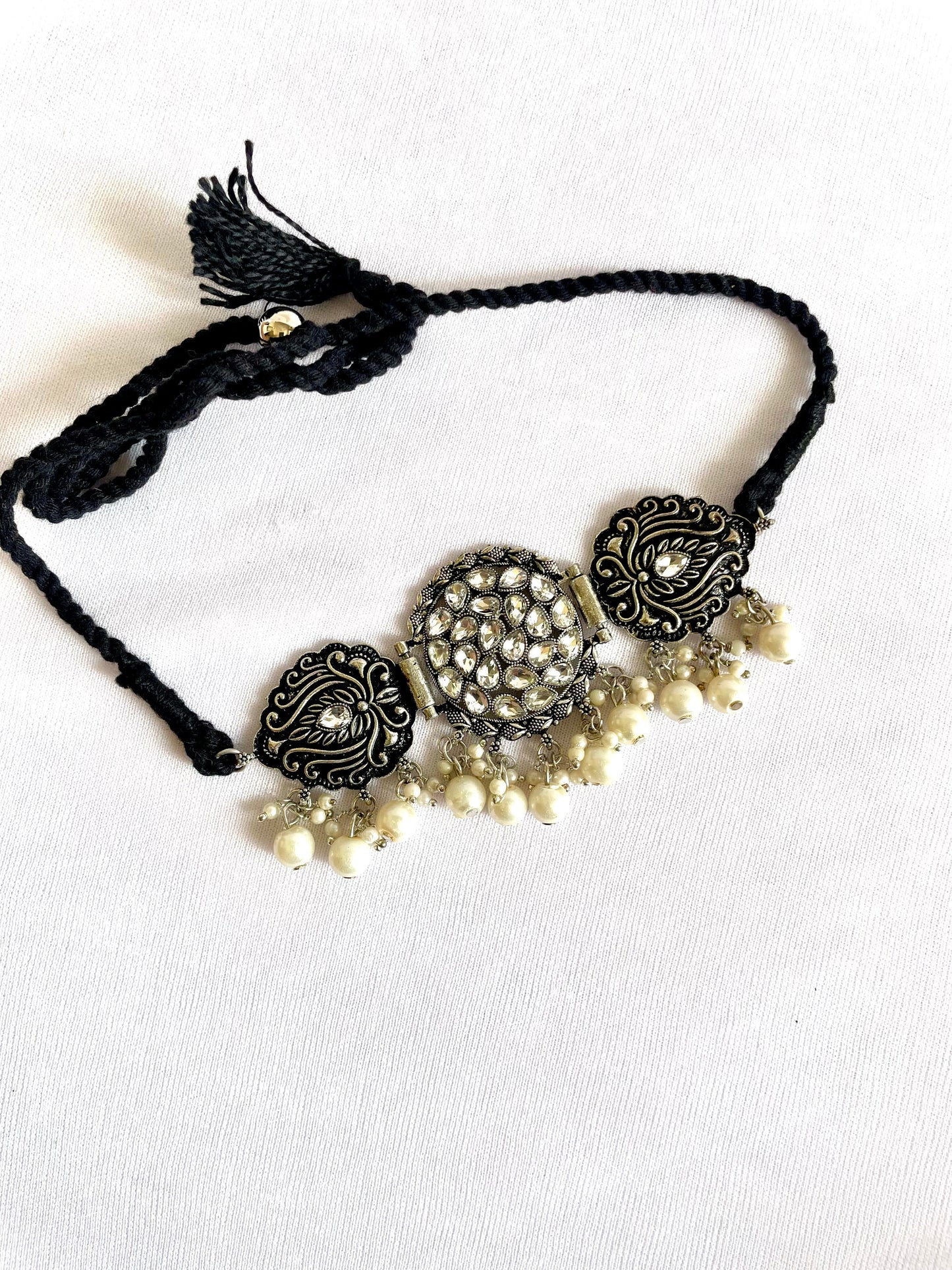 Shop white beads choker at Jewellery Lovers. Anti-tarnish, trendy & perfect for daily or festive wear. Free shipping available. jewellerylovers