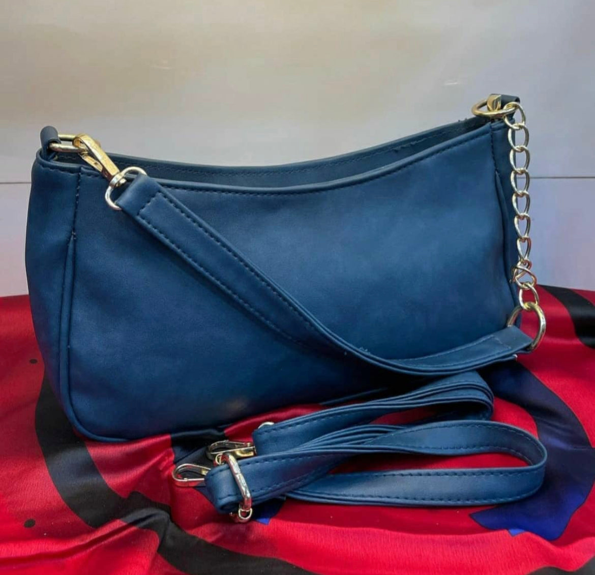 Shop sling bags at Jewellery Lovers. Anti-tarnish, trendy & perfect for daily or festive wear. Free shipping available. jewellerylovers