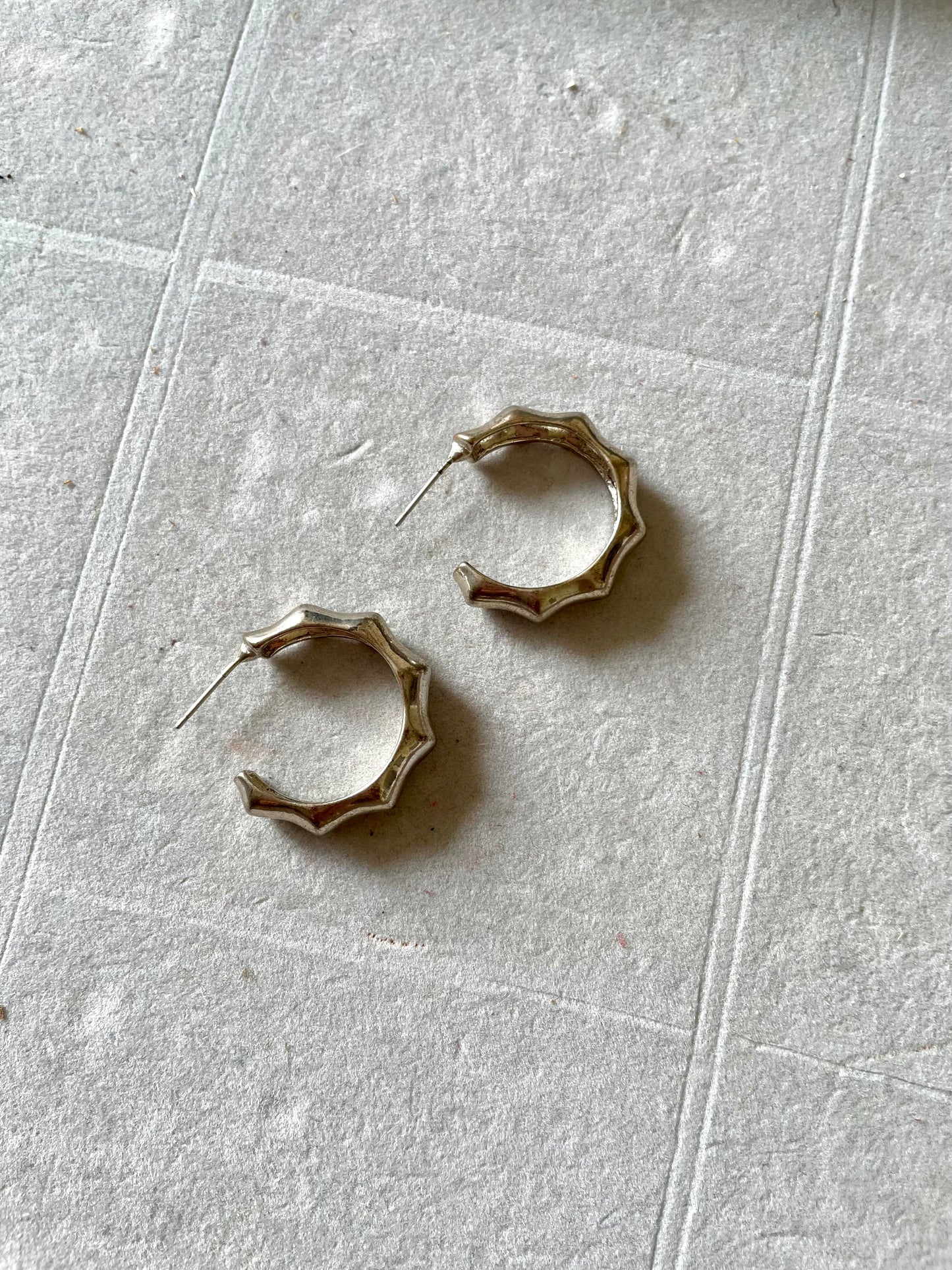 Shop hoops at Jewellery Lovers. Anti-tarnish, trendy & perfect for daily or festive wear. Free shipping available. jewellerylovers