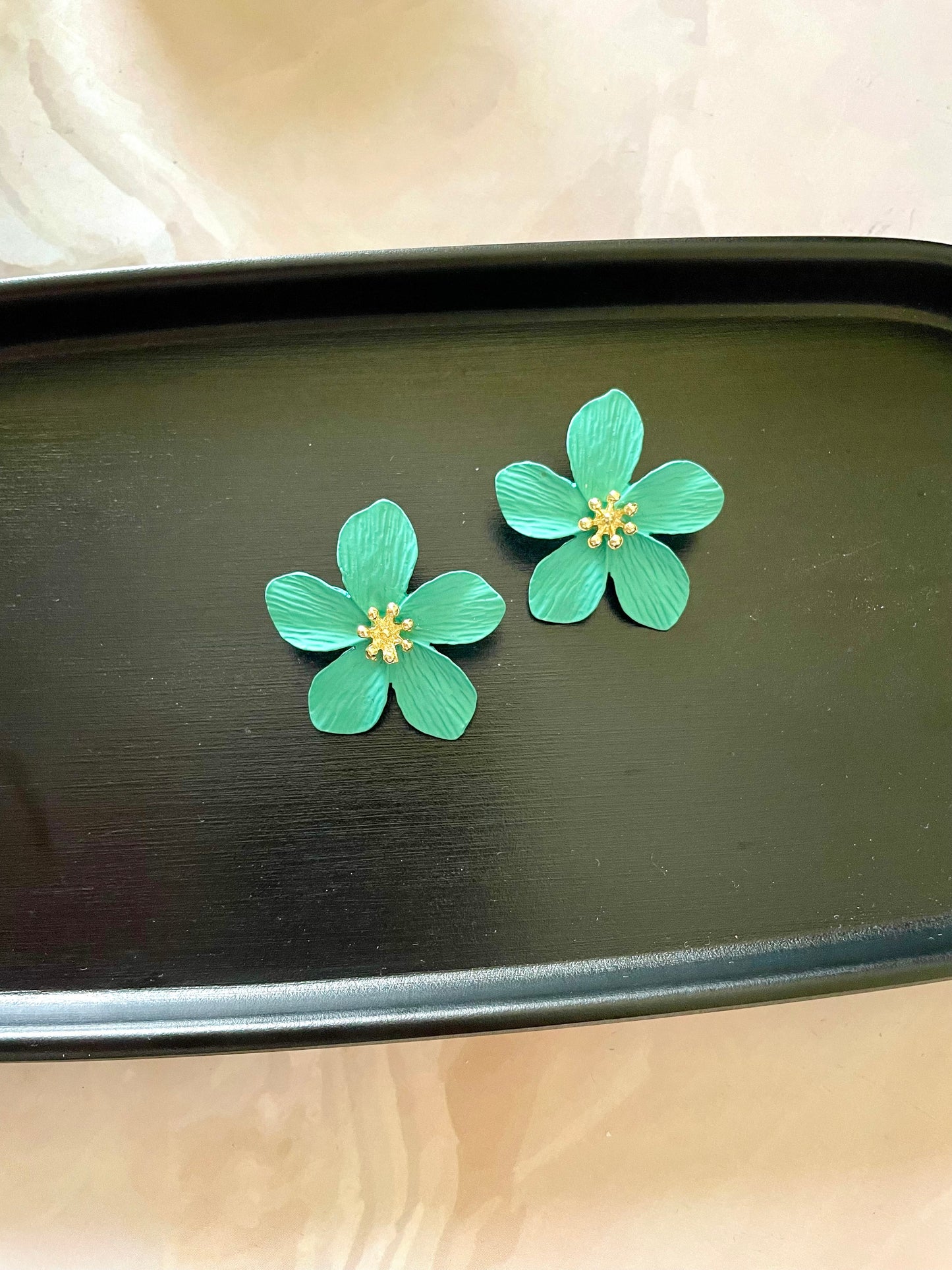 Shop flower petal studs at Jewellery Lovers. Anti-tarnish, trendy & perfect for daily or festive wear. Free shipping available. jewellerylovers