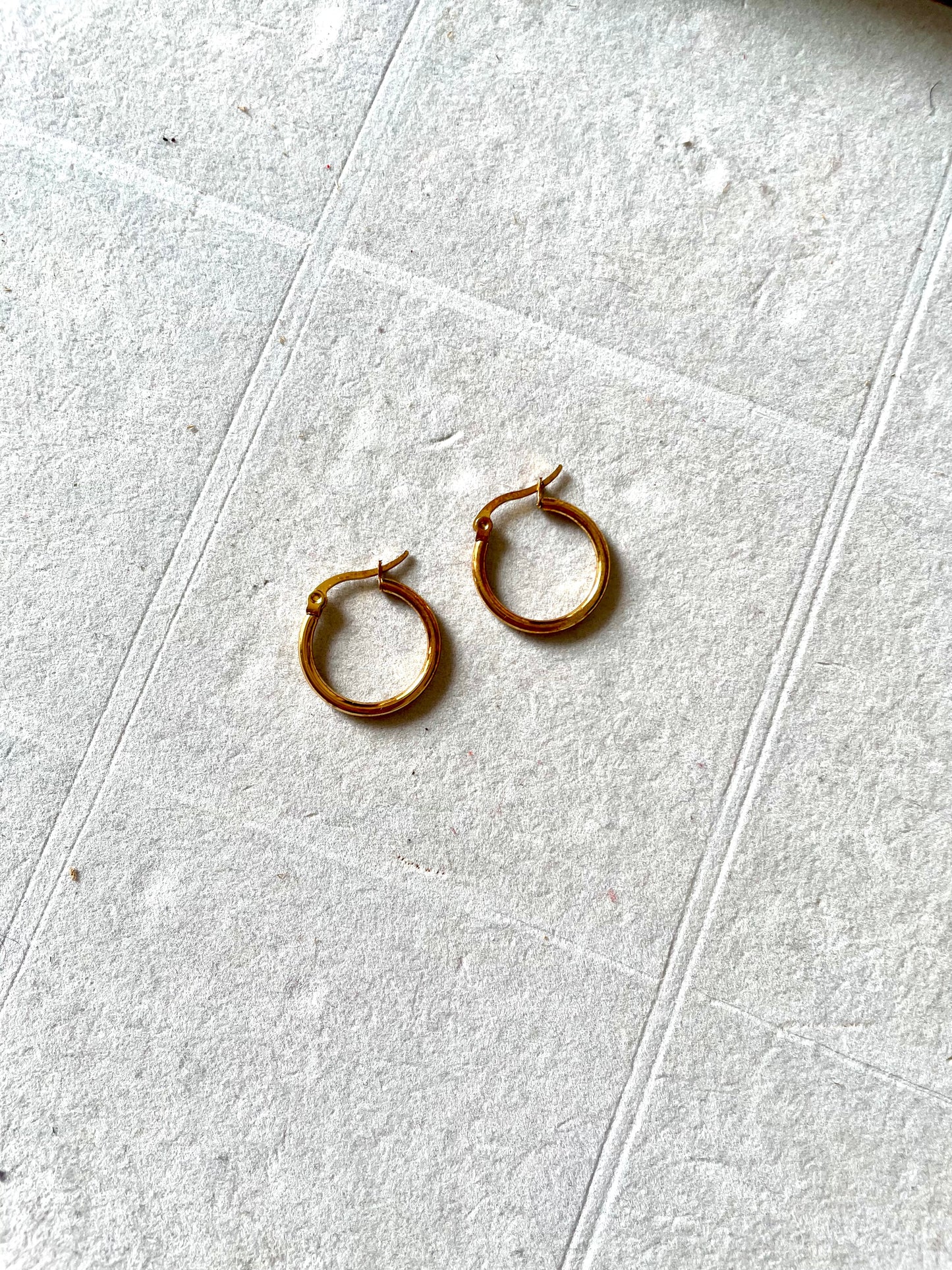 Shop hoops at Jewellery Lovers. Anti-tarnish, trendy & perfect for daily or festive wear. Free shipping available. jewellerylovers