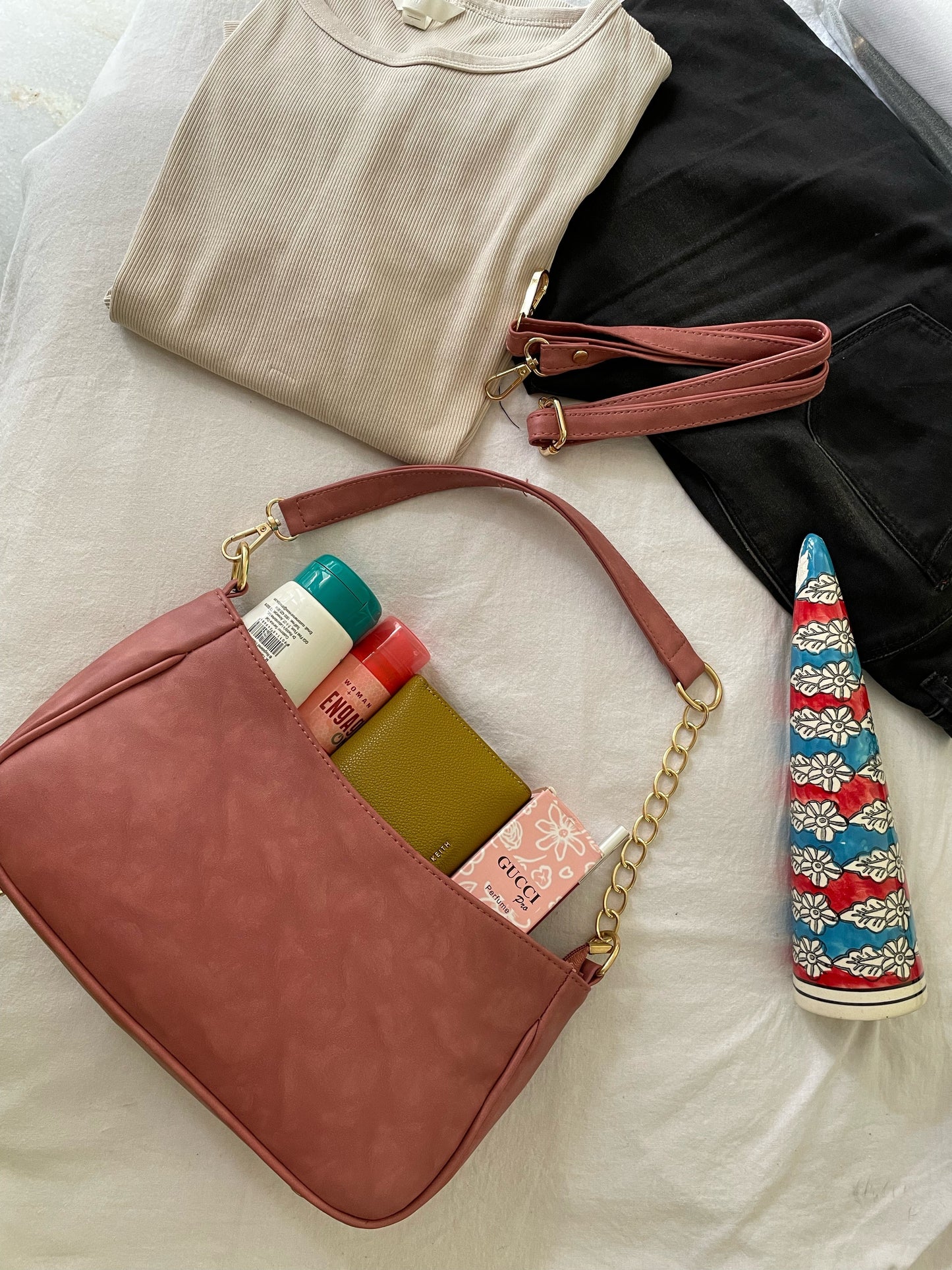 Shop sling bag at Jewellery Lovers. Anti-tarnish, trendy & perfect for daily or festive wear. Free shipping available. jewellerylovers