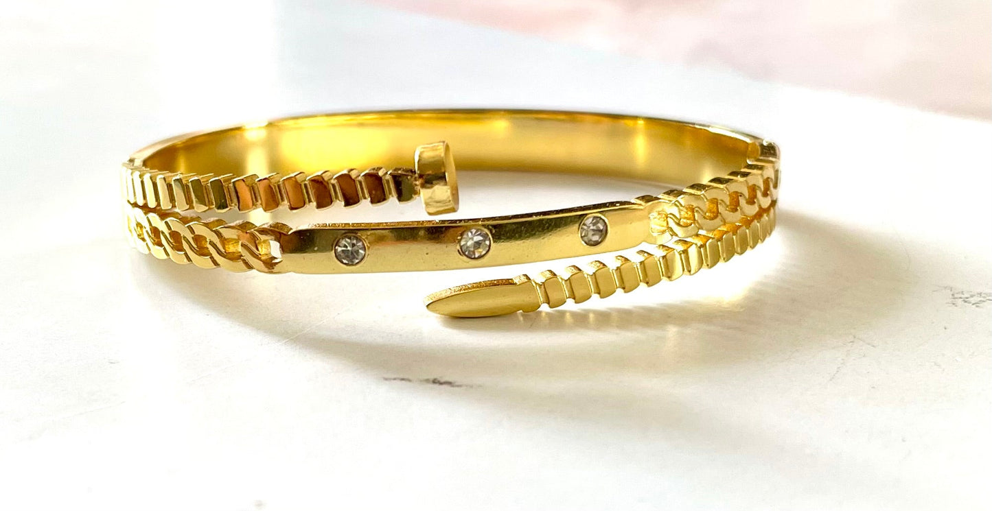 Shop cartier nail bangle at Jewellery Lovers. Anti-tarnish, trendy & perfect for daily or festive wear. Free shipping available. jewellerylovers