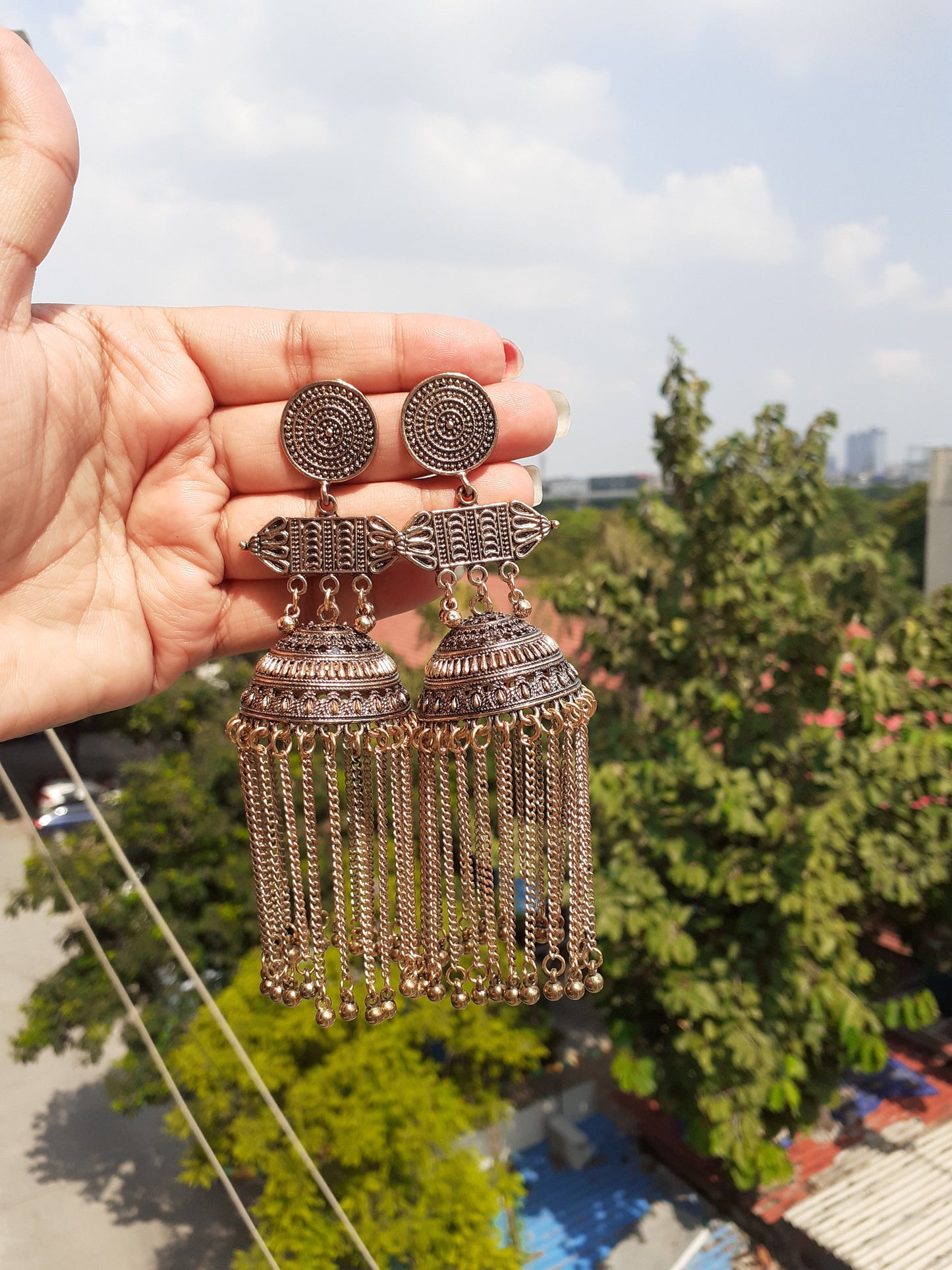 Shop golden lehriya jhumka at Jewellery Lovers. Anti-tarnish, trendy & perfect for daily or festive wear. Free shipping available. jewellerylovers