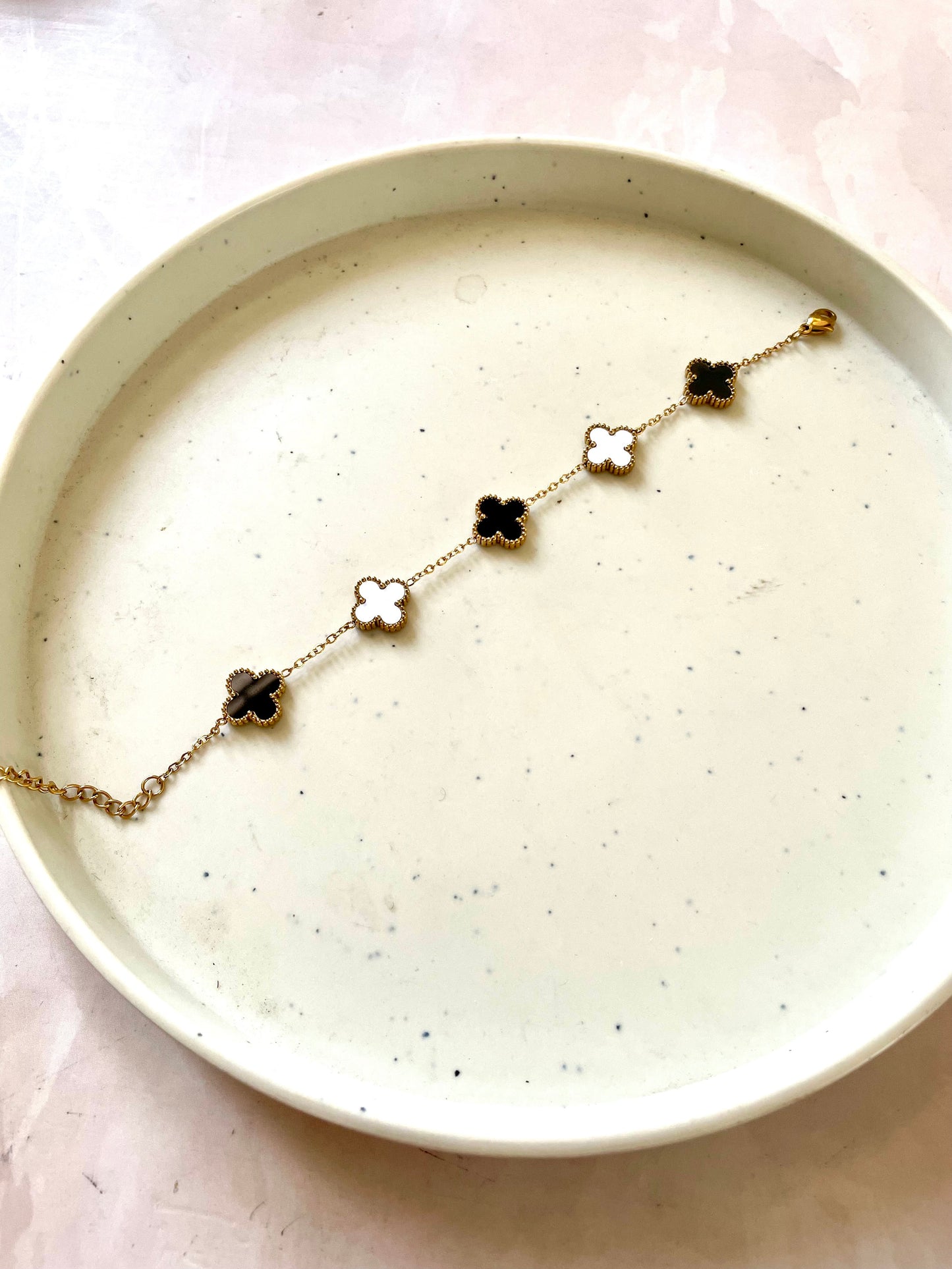 Shop magical vancleef bracelet at Jewellery Lovers. Anti-tarnish, trendy & perfect for daily or festive wear. Free shipping available. jewellerylovers
