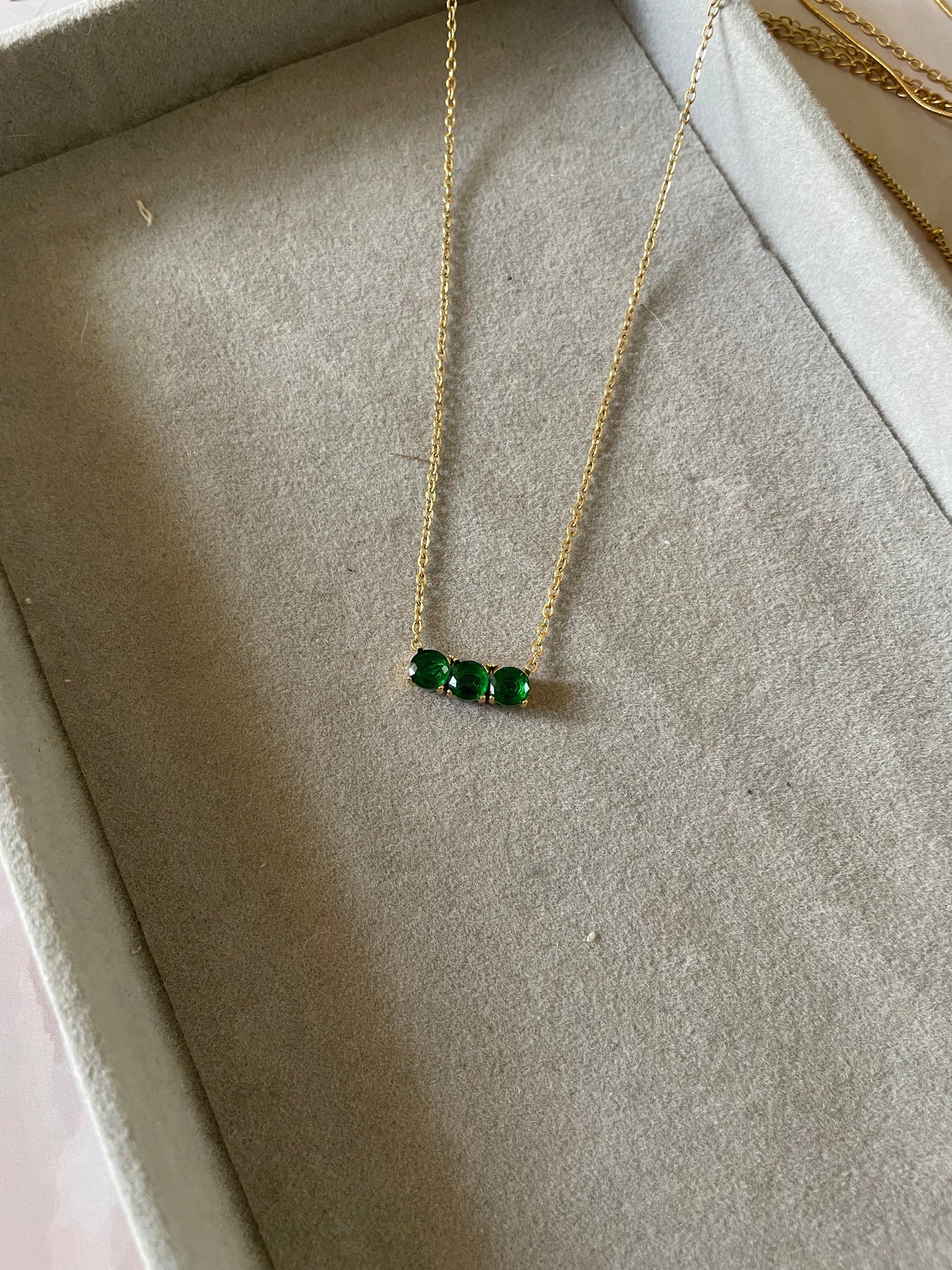 Shop stone necklace at Jewellery Lovers. Anti-tarnish, trendy & perfect for daily or festive wear. Free shipping available. jewellerylovers