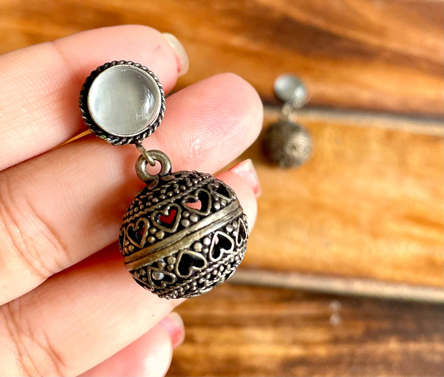 Shop ghungru jhumki at Jewellery Lovers. Anti-tarnish, trendy & perfect for daily or festive wear. Free shipping available. jewellerylovers