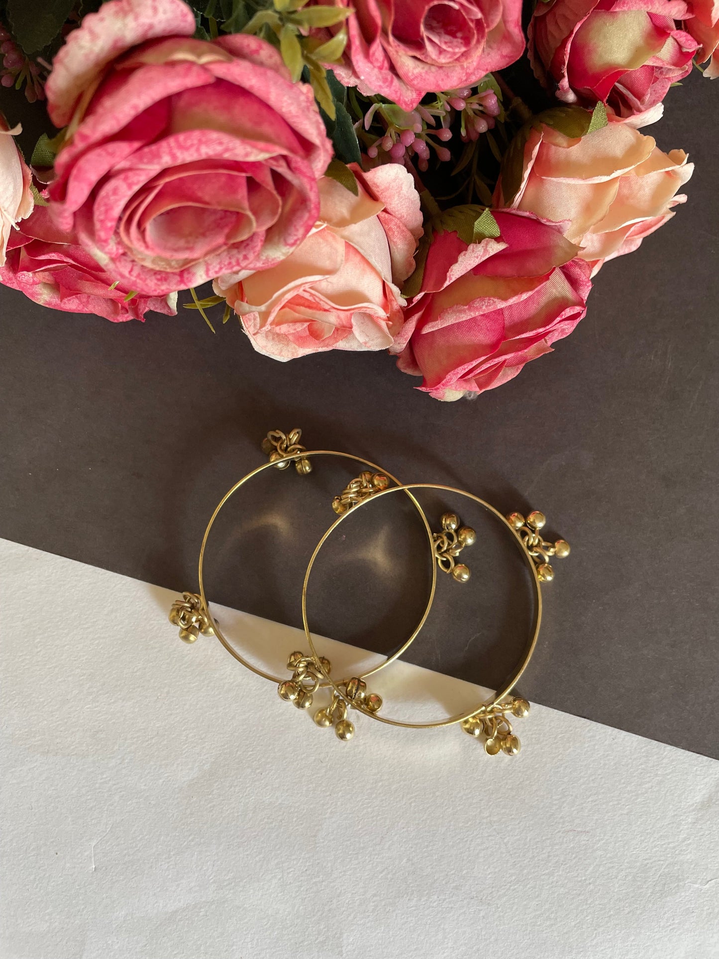 Shop golden ghungru bangles at Jewellery Lovers. Anti-tarnish, trendy & perfect for daily or festive wear. Free shipping available. jewellerylovers