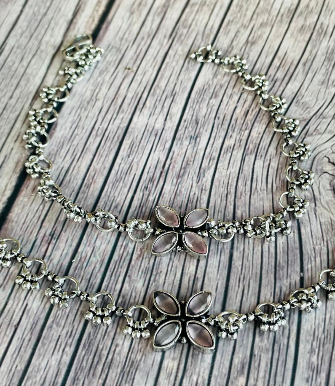 Shop flower petal anklets at Jewellery Lovers. Anti-tarnish, trendy & perfect for daily or festive wear. Free shipping available. jewellerylovers