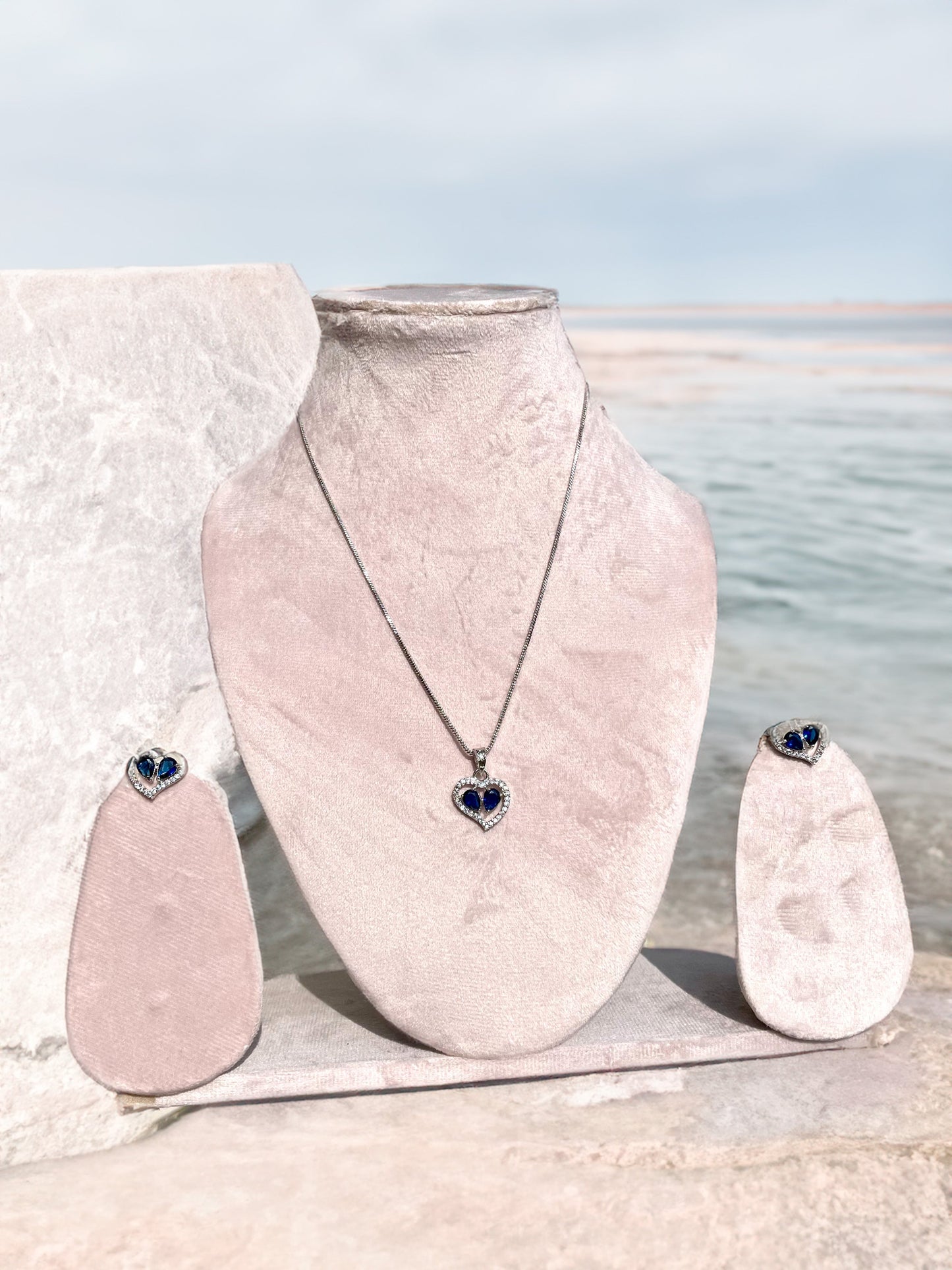 Shop necklace ad at Jewellery Lovers. Anti-tarnish, trendy & perfect for daily or festive wear. Free shipping available. jewellerylovers