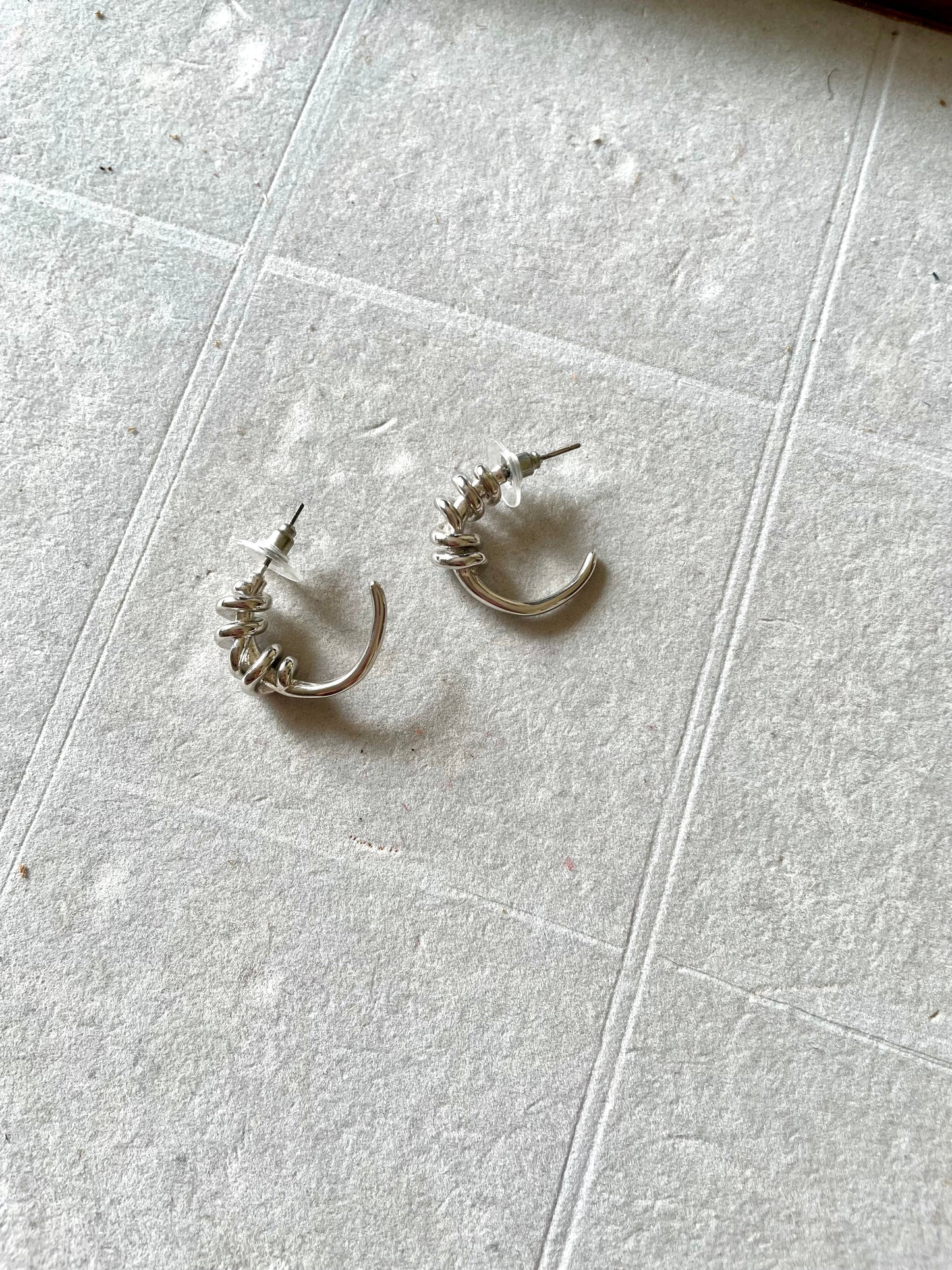 Shop hoops at Jewellery Lovers. Anti-tarnish, trendy & perfect for daily or festive wear. Free shipping available. jewellerylovers