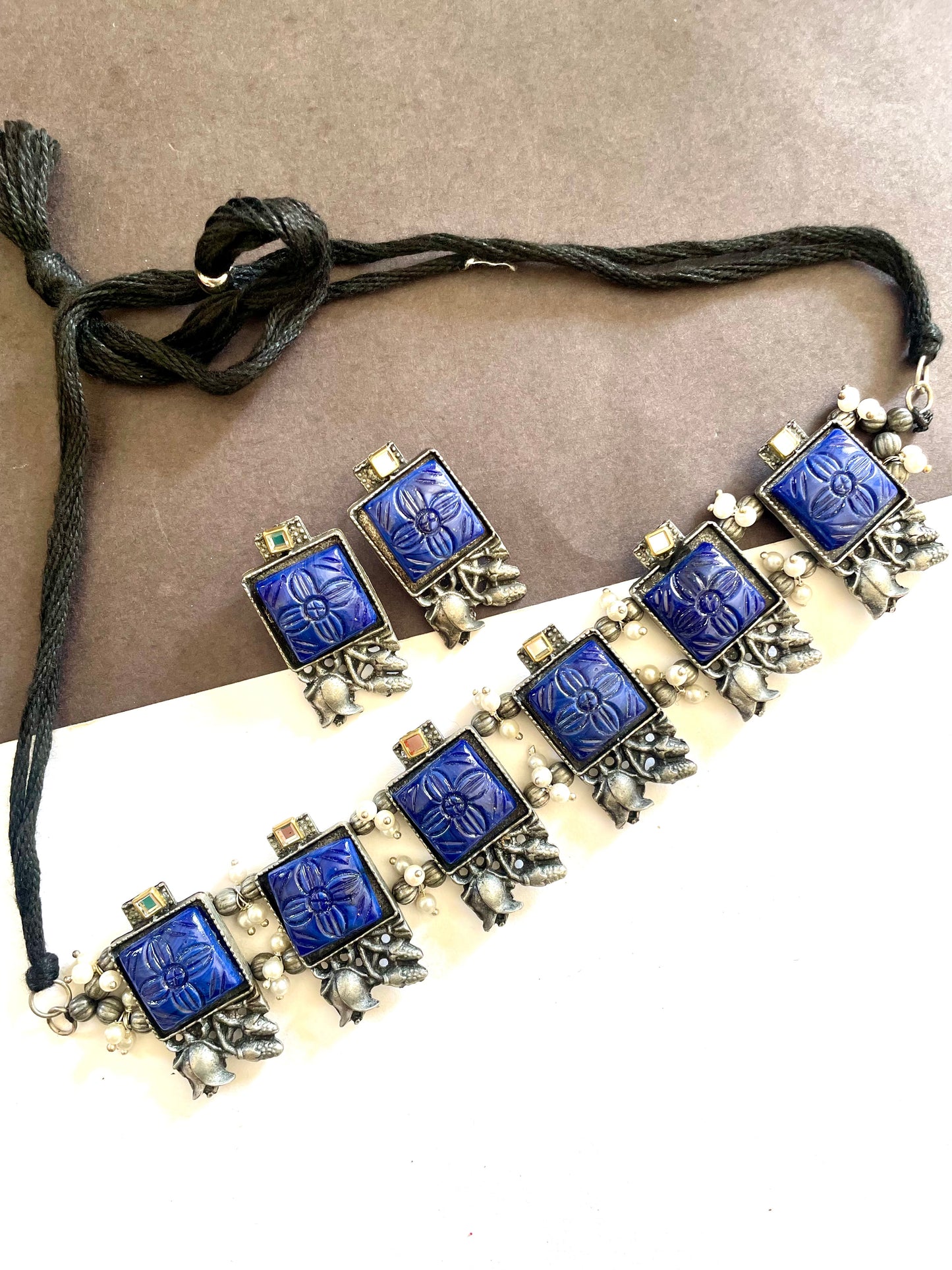 Button beaded choker set with earrings