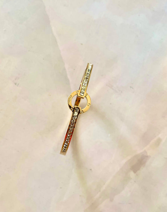 Shop minimal bangle at Jewellery Lovers. Anti-tarnish, trendy & perfect for daily or festive wear. Free shipping available. jewellerylovers