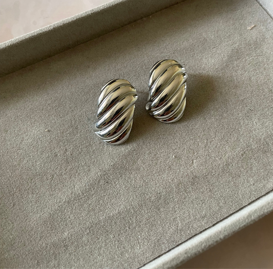 Ziggiee studs