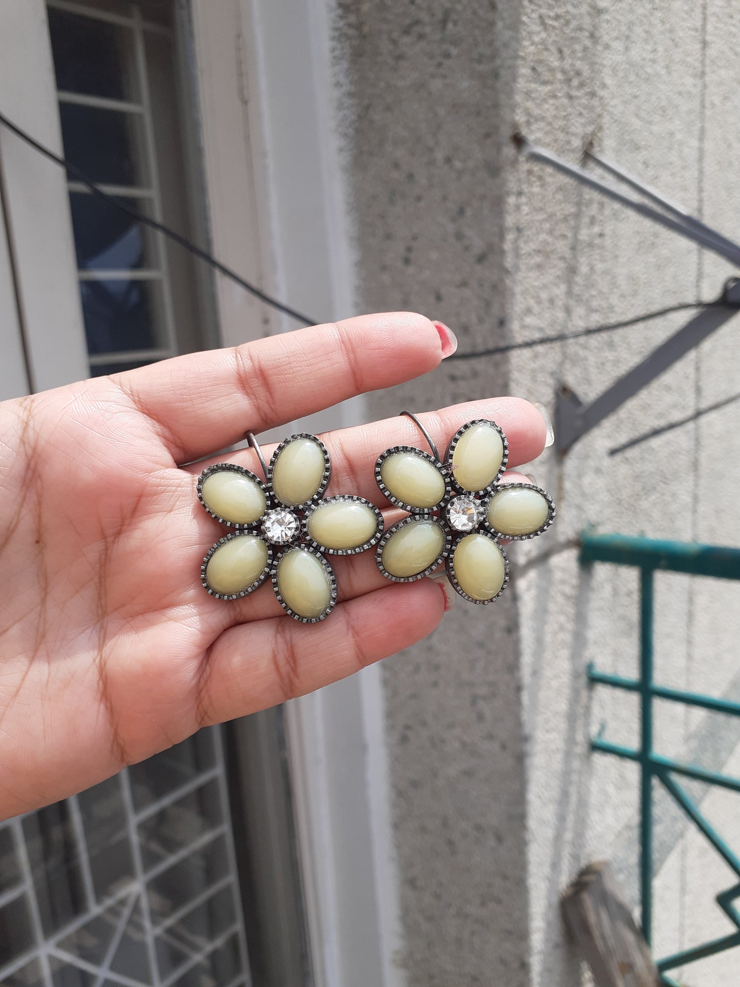 Flower earrings