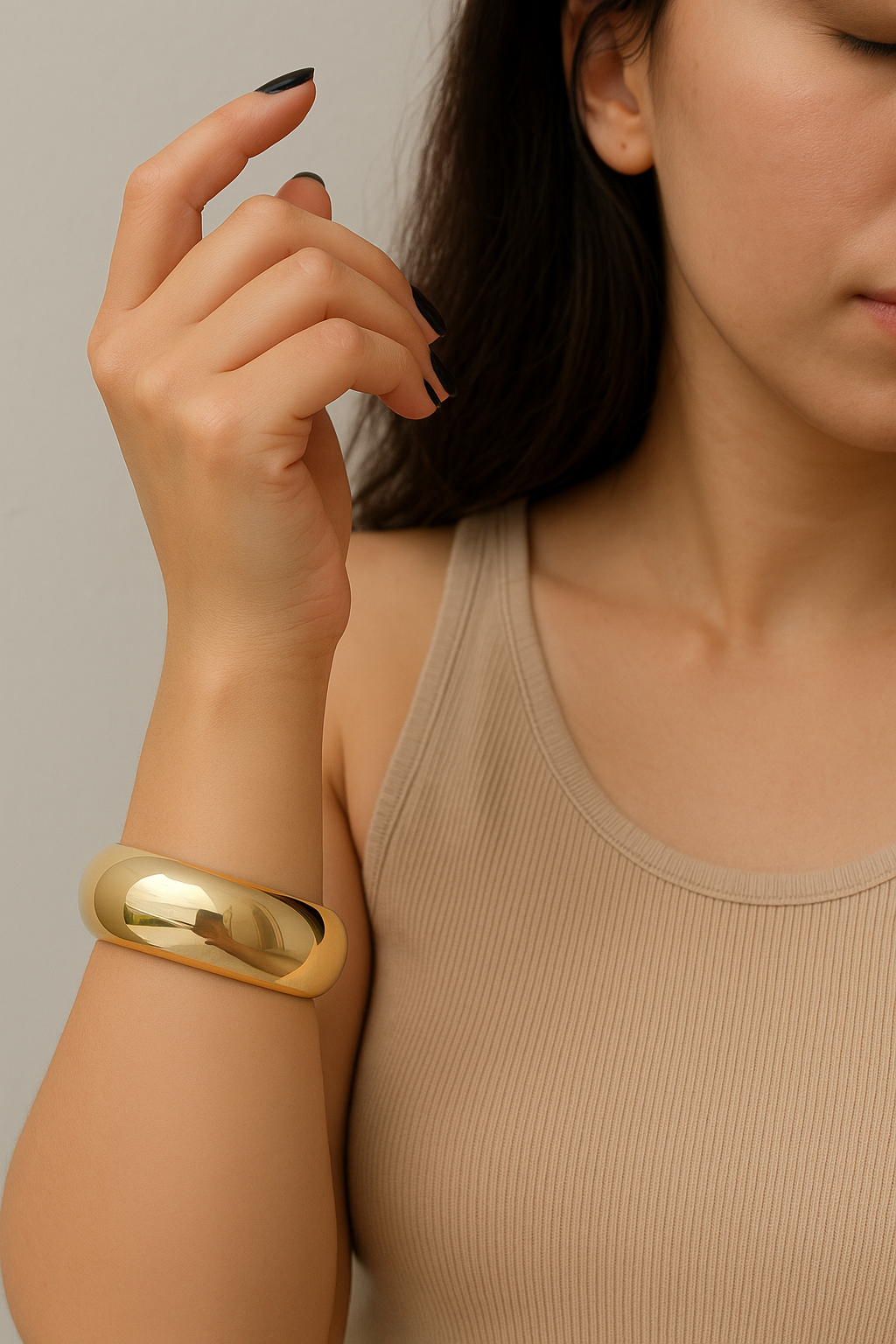 Shop curvy gold cuff at Jewellery Lovers. Anti-tarnish, trendy & perfect for daily or festive wear. Free shipping available. jewellerylovers