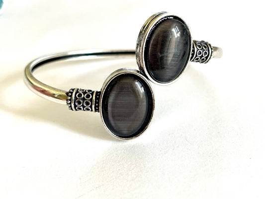 Big stone bangle