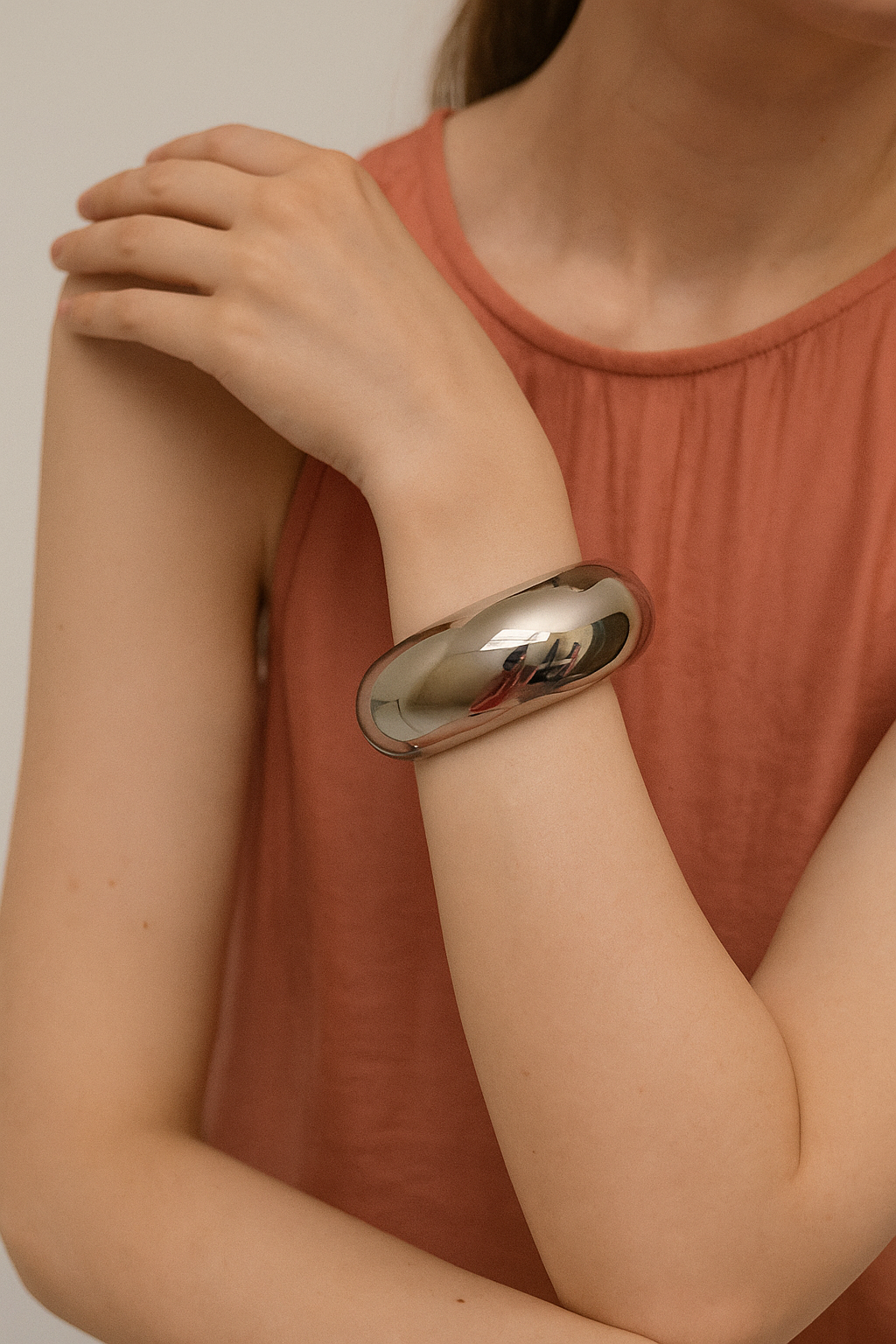 Shop bold and glamour cuff at Jewellery Lovers. Anti-tarnish, trendy & perfect for daily or festive wear. Free shipping available. jewellerylovers