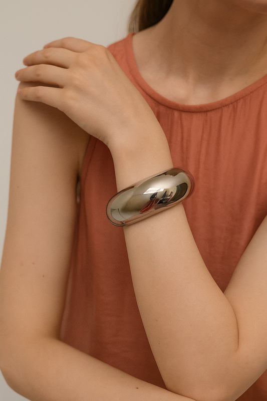 Shop bold and glamour cuff at Jewellery Lovers. Anti-tarnish, trendy & perfect for daily or festive wear. Free shipping available. jewellerylovers