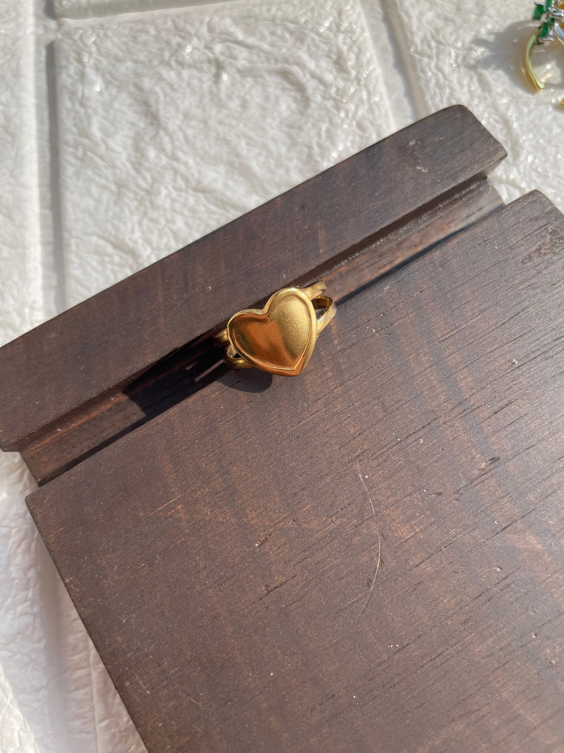 Shop ring at Jewellery Lovers. Anti-tarnish, trendy & perfect for daily or festive wear. Free shipping available. jewellerylovers