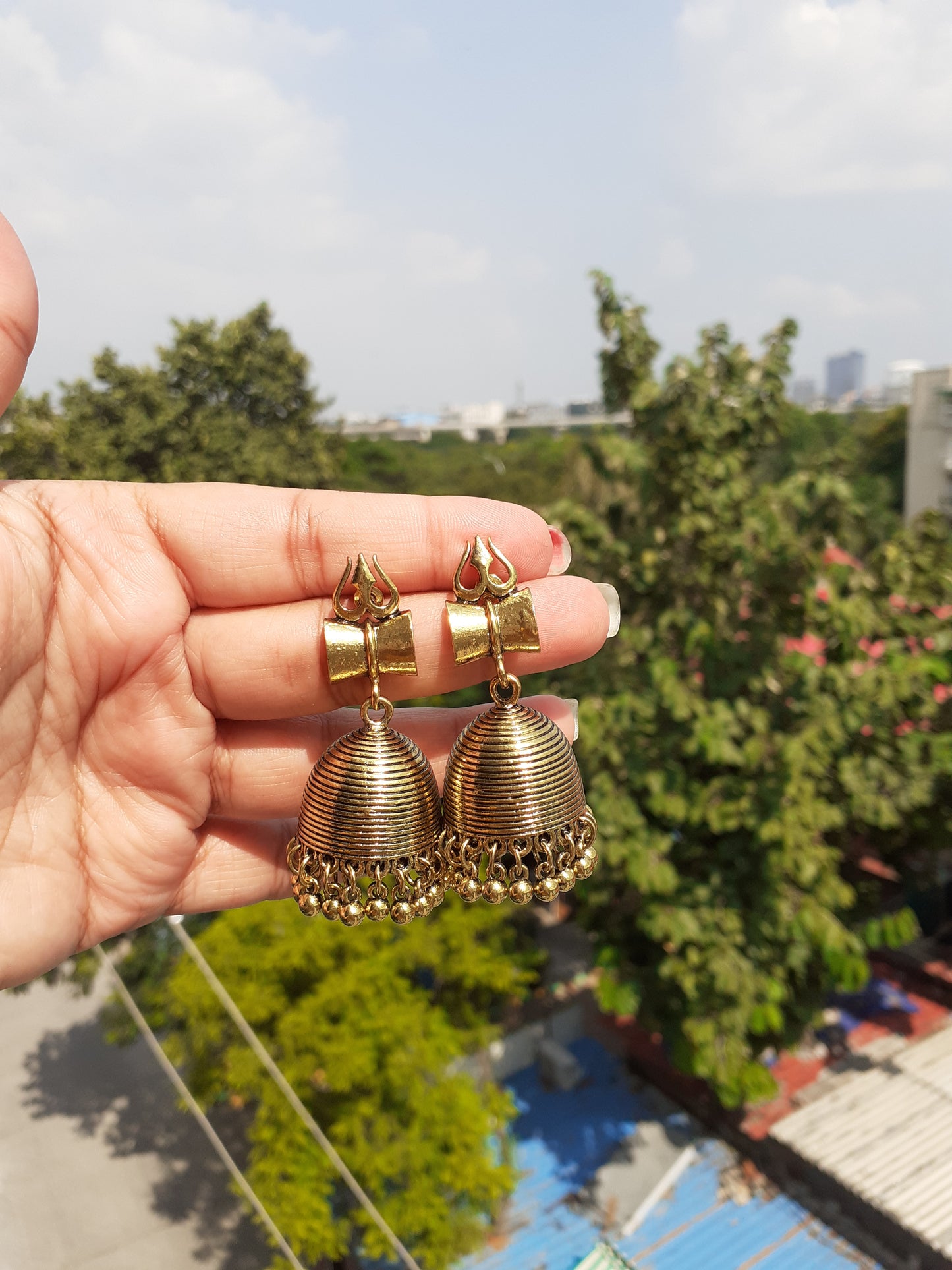 Trishul golden jhumka